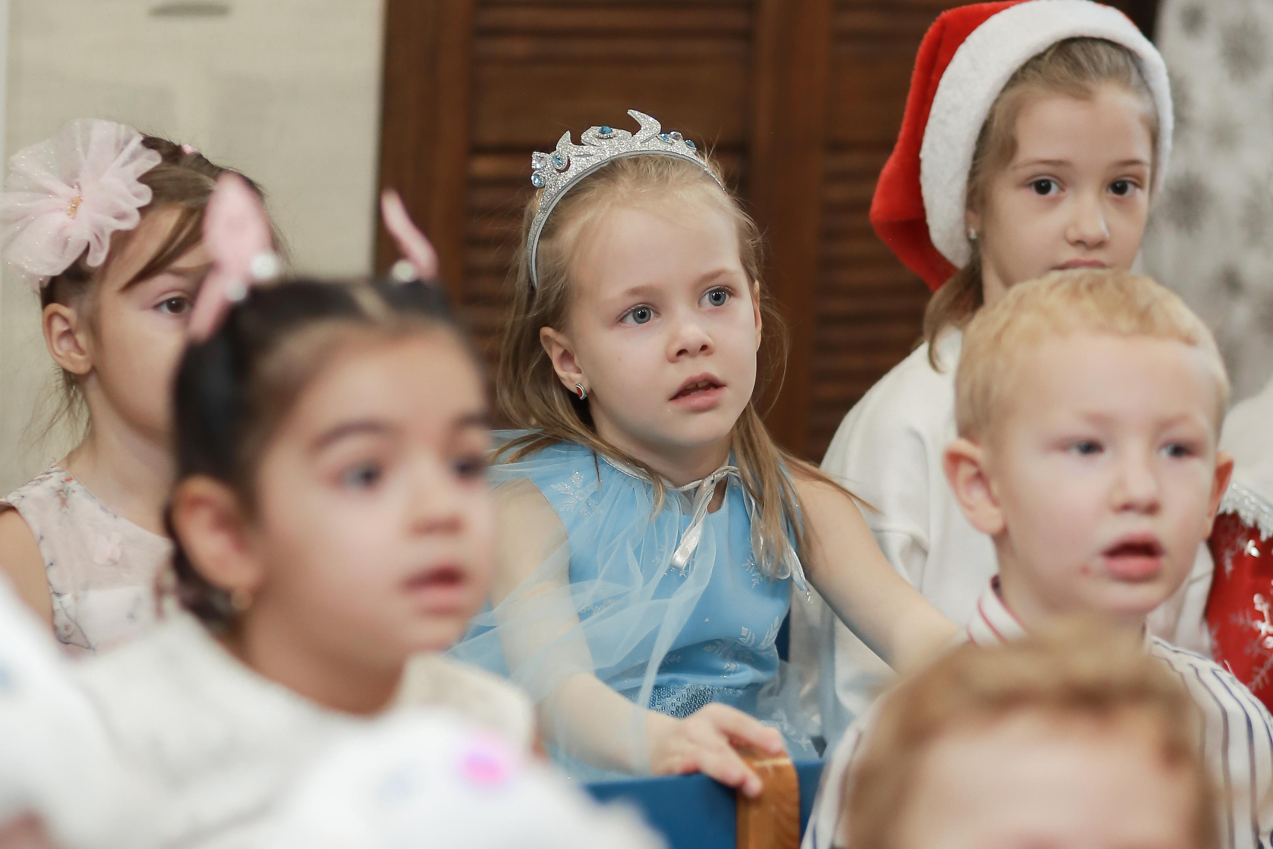 Ёлка в Любопытном Апельсине. Антонина Морозова, профессиональный семейный фотограф видеограф