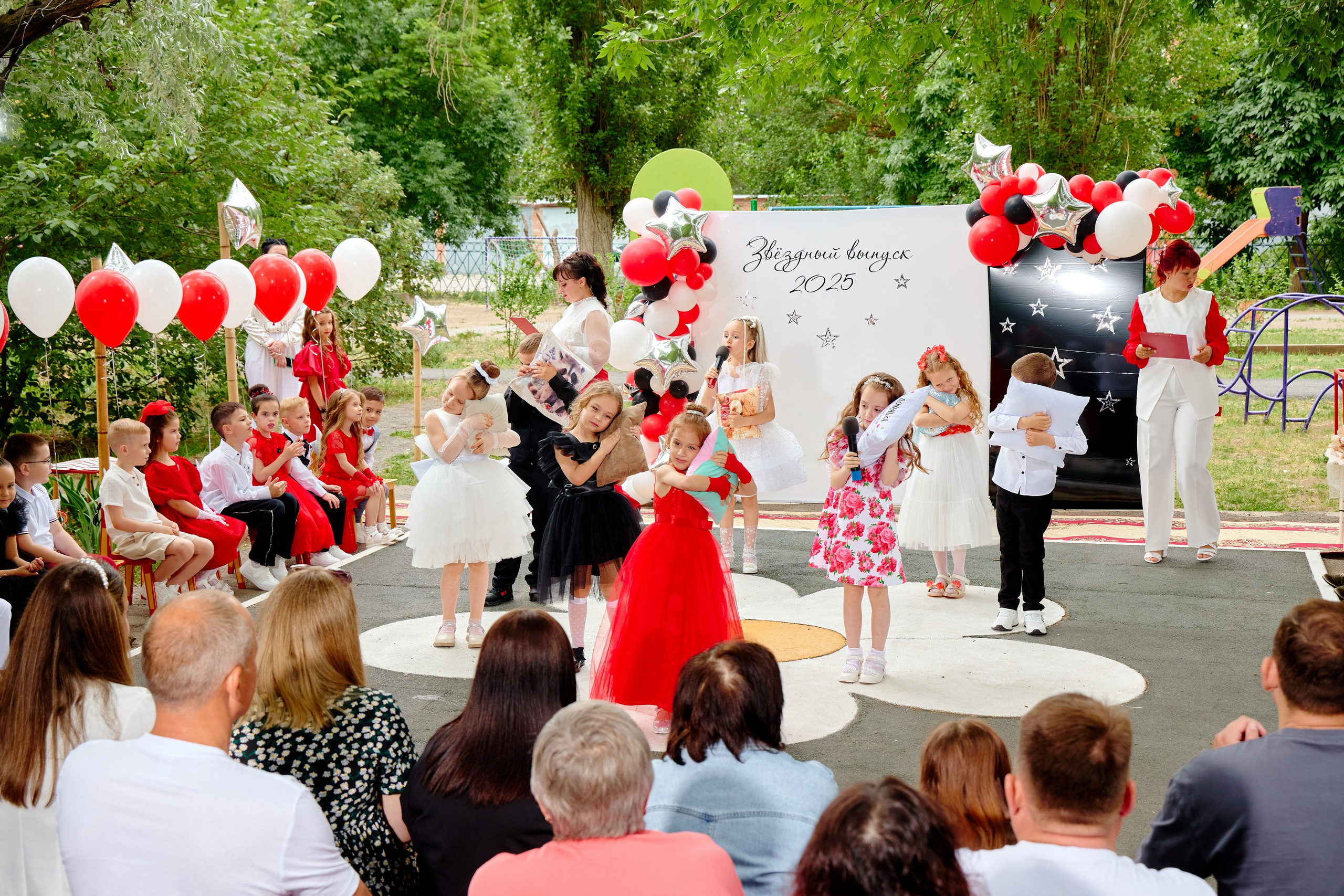 Выпускной 45 сад. Фотограф Выпускные альбомы Таганрог Сергей Коробченко