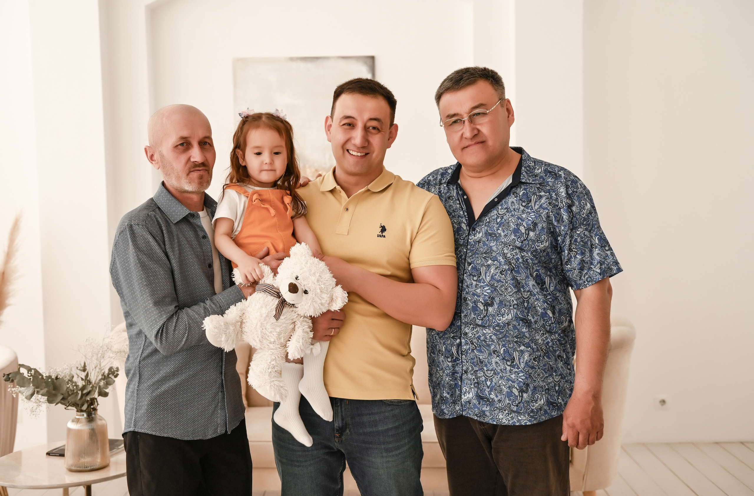 Семейная студийная  фотосессия 2. Свадебный, семейный, детский, контент фотограф в Омске Максим Ильин