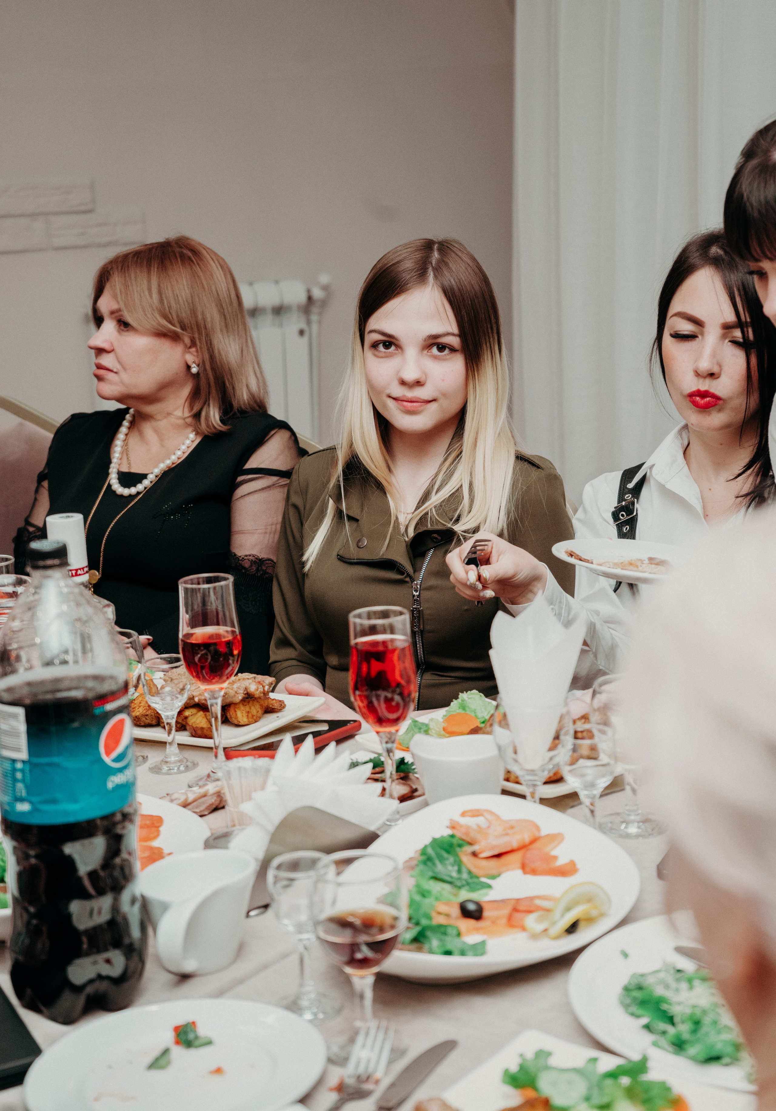 Фотографии с свадебного банкета Якова и Екатерины. Фотограф в Улан-Удэ. Свадебный фотограф в Улан-Удэ