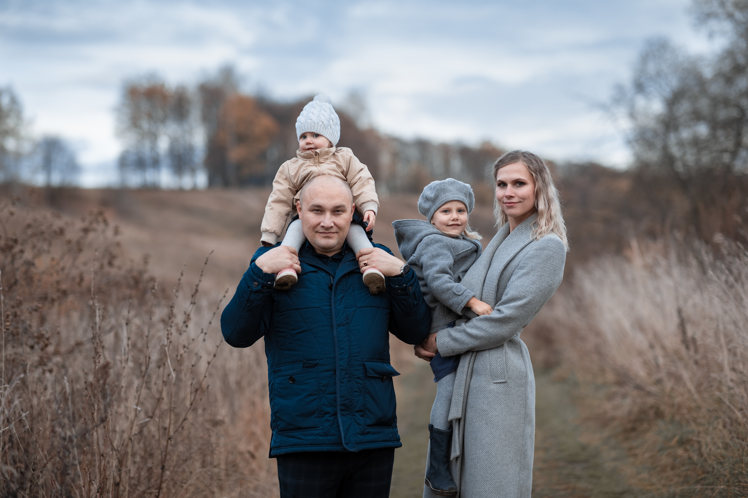 Фотопрогулка для семьи Екатерины и Сергея в Прилепах. Женский семейный фотограф Тула Москва Захарова Анна