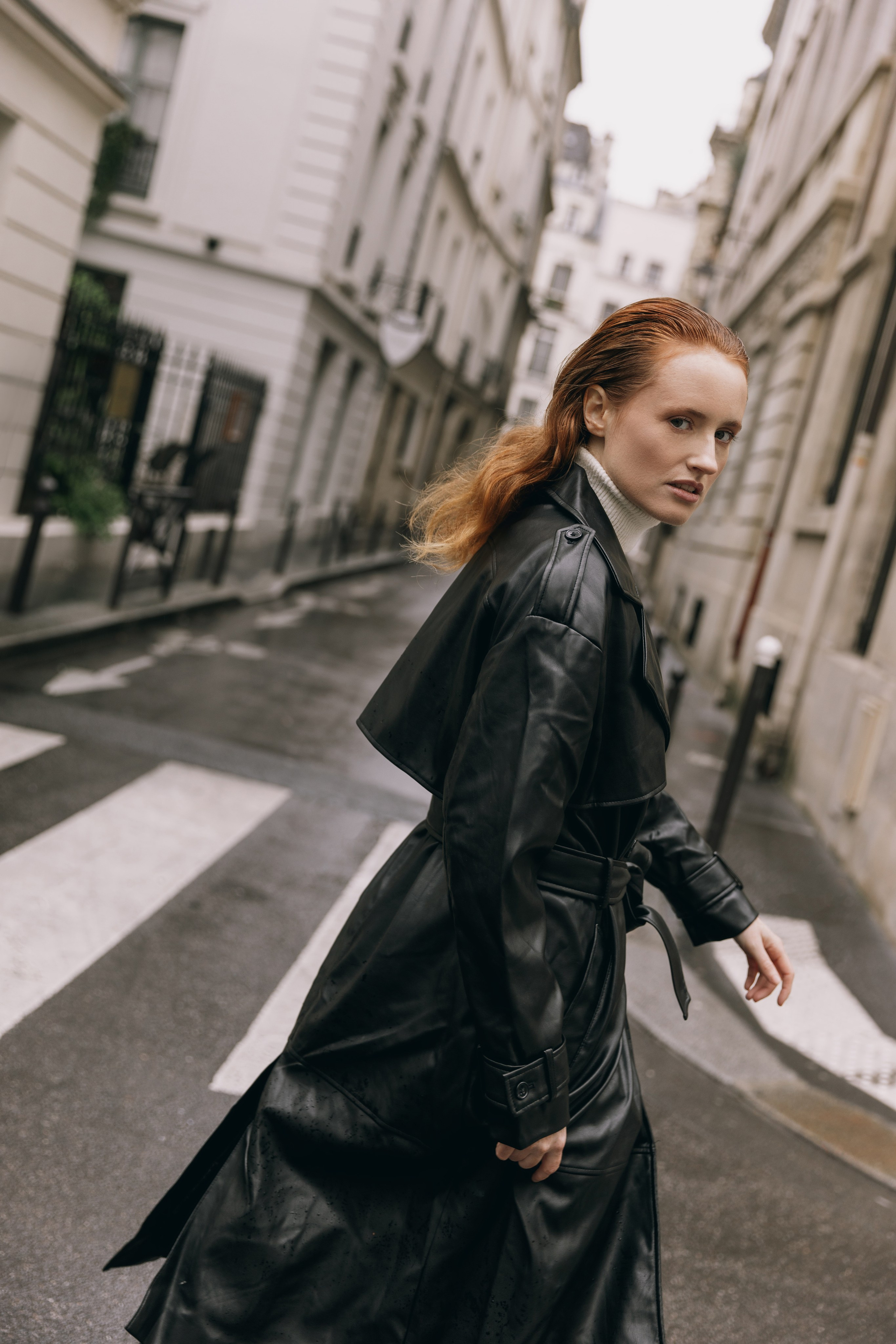 Femme fatale. Photographer in Paris