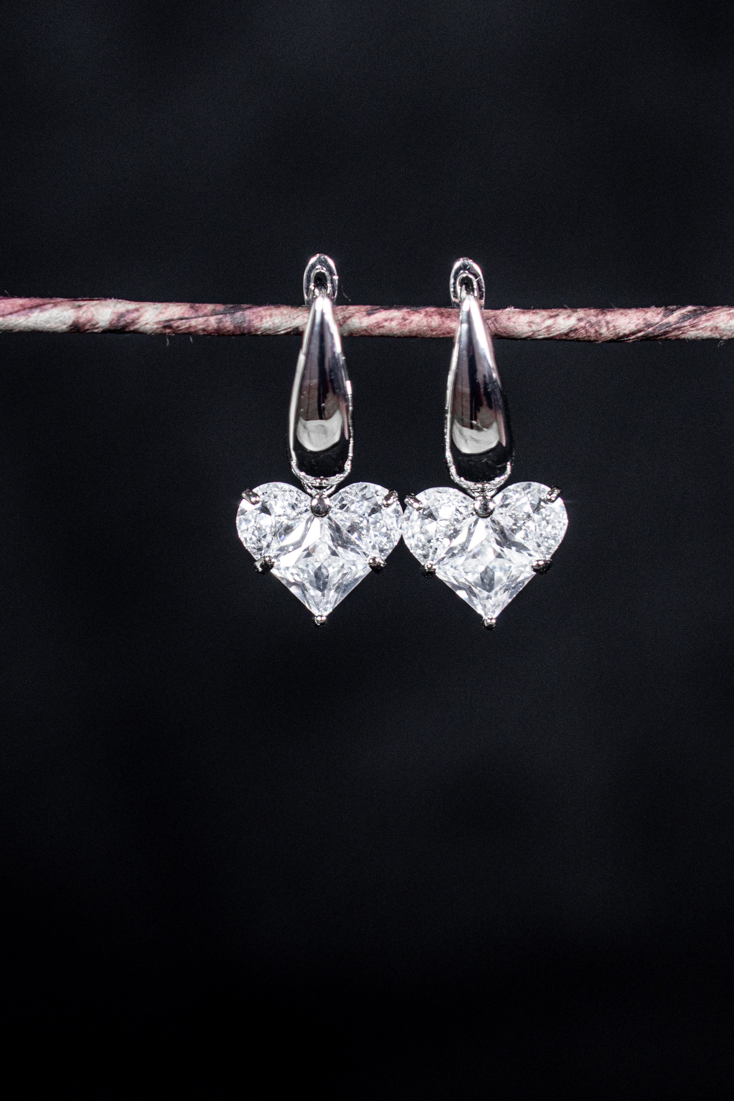 Фото бижутерии для маркетплейсов Ozon и Wildberries Предметная фотосъемка бижутерии для Wildberries и Ozon в Краснодаре. Шедевры для Вас! Фотограф и Видеограф в Краснодаре Пахиев Руслан