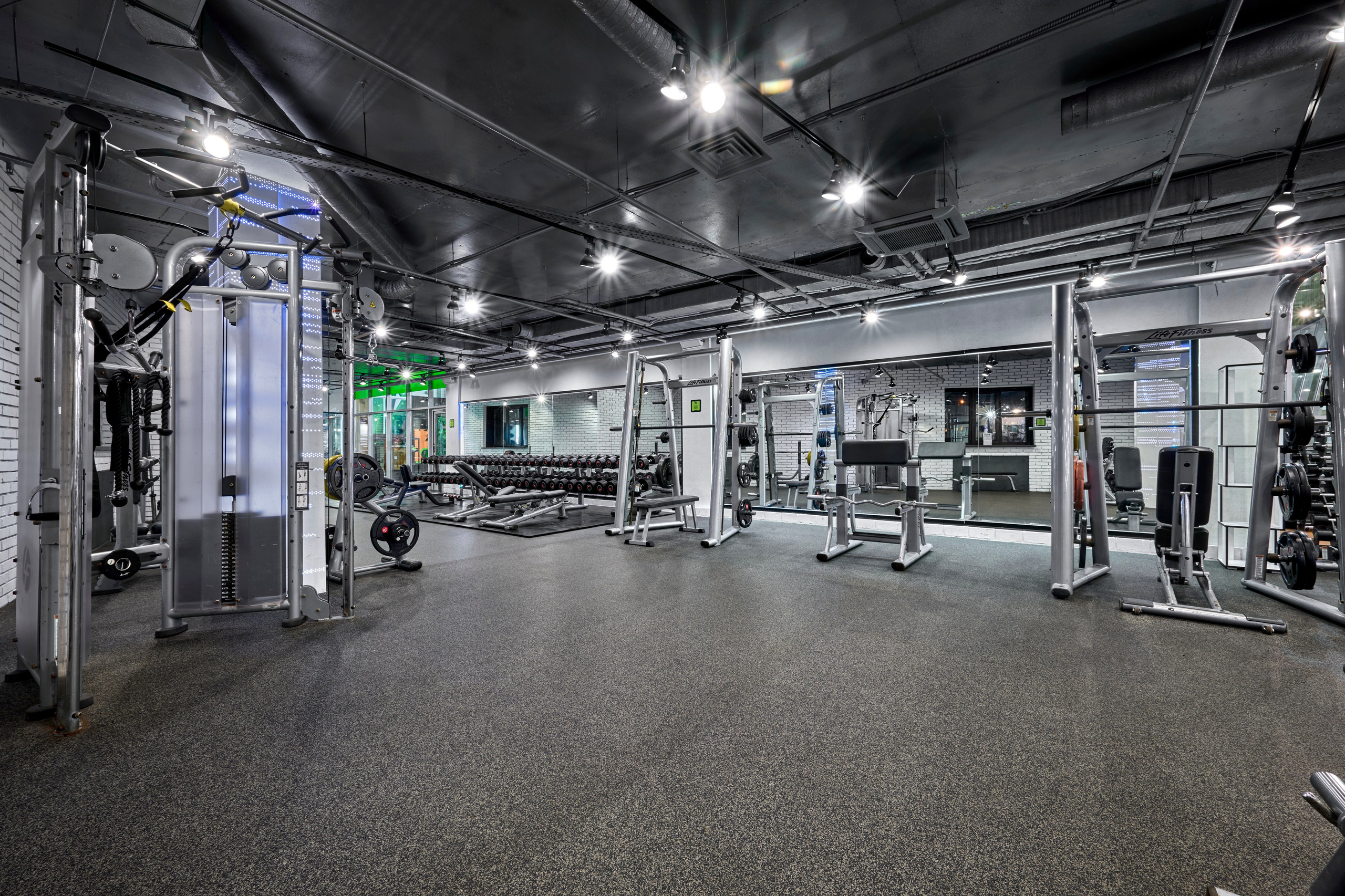 Интерьерная съемка фитнес цента WeGym Кутузовский. Спортивный фитнес фотограф-видеограф Алексей Нестеров