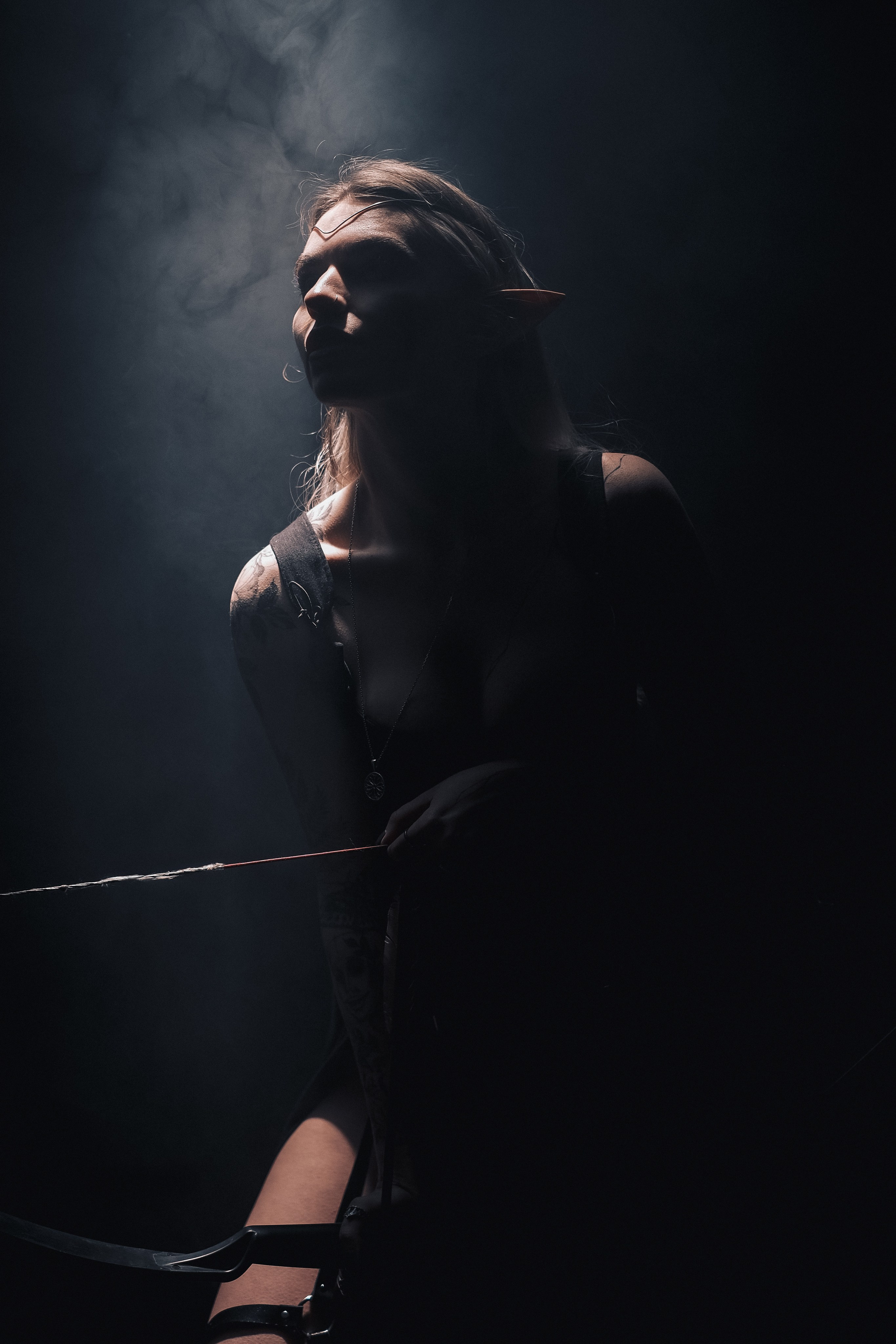 Фотосессия с мечом в стиле Castle core