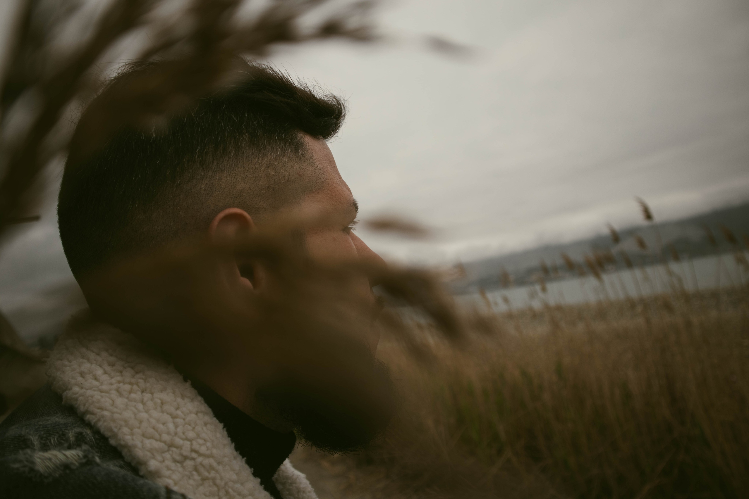 О. Уличный фотограф Города N