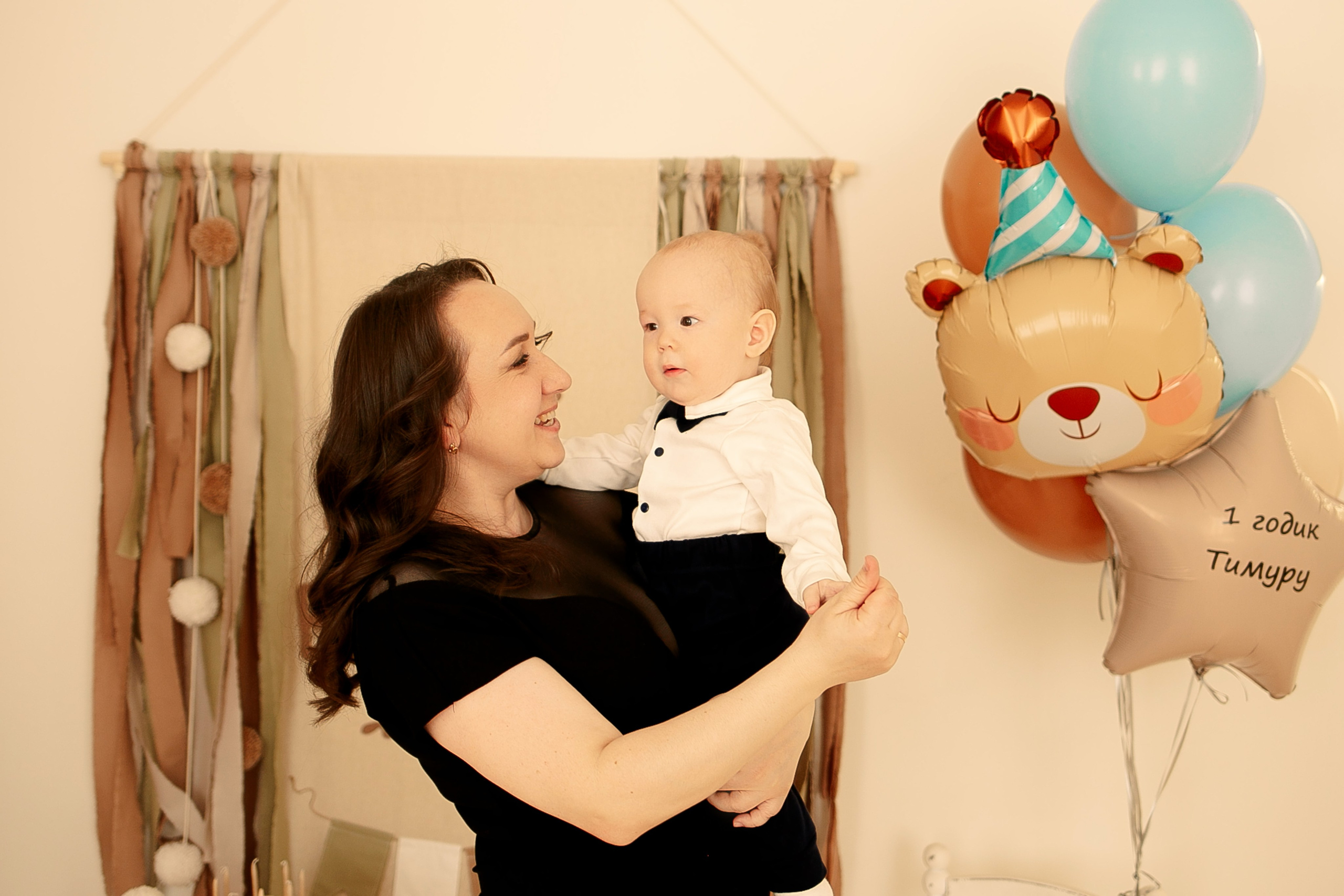 Тимуру 1 годик. Семейный фотограф Фотосессия беременности  Екатеринбург Елена Луткова