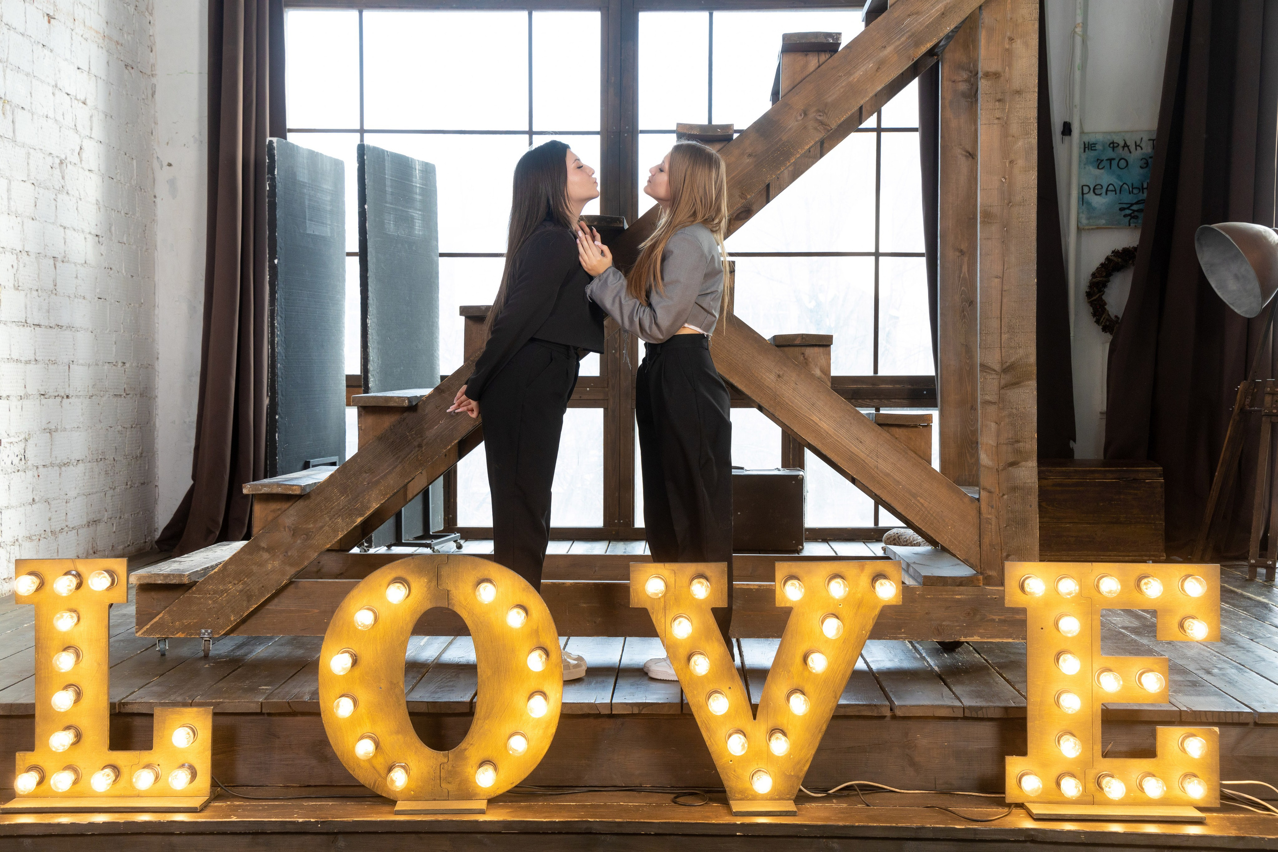 Зал Space. Школьная фотосессия в студии. Выпускные альбомы в Москве и Подмосковье