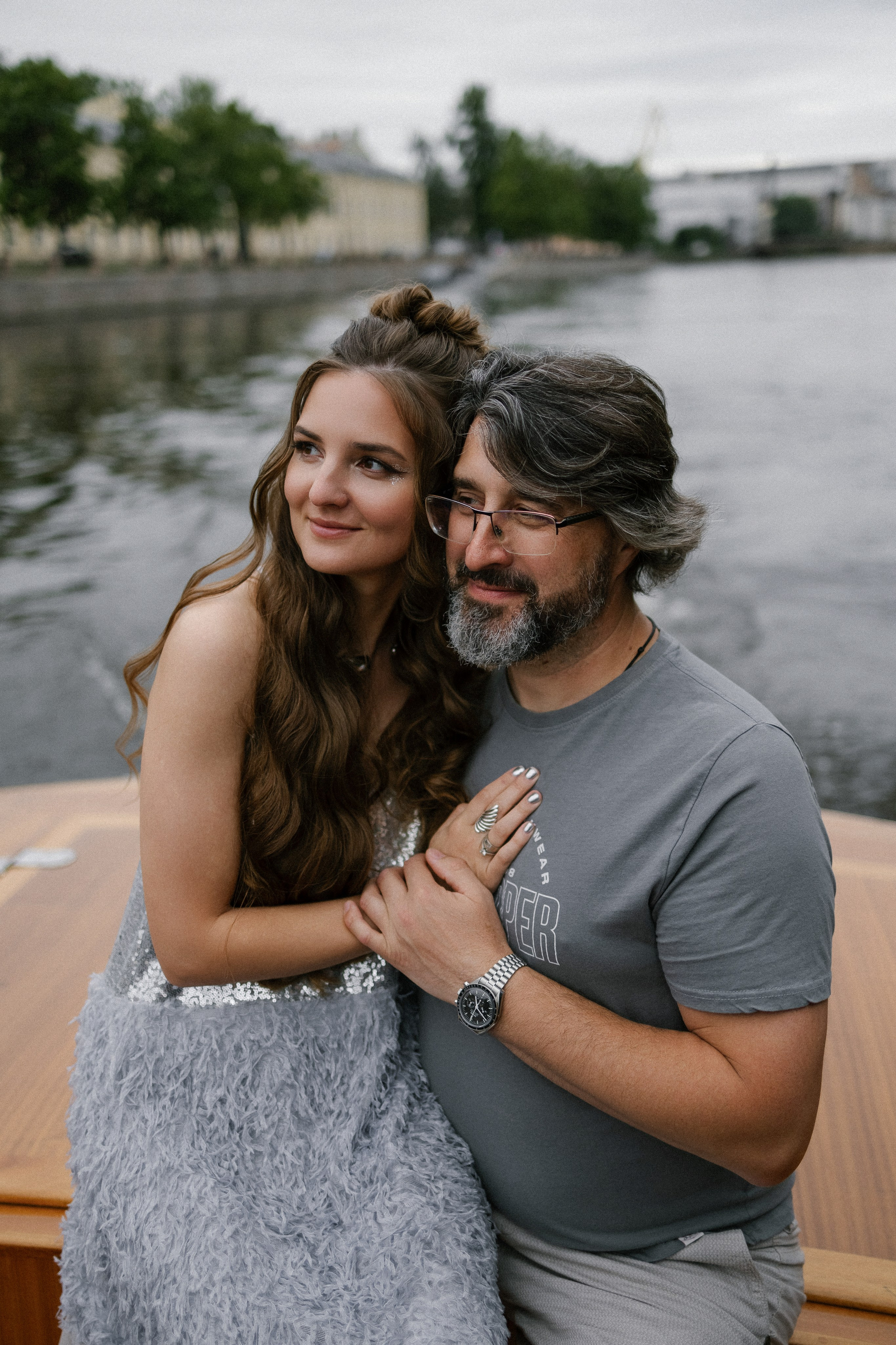 Прогулка на венецианском катере. Свадебный фотограф в Санкт-Петербурге Ксения Кобышева