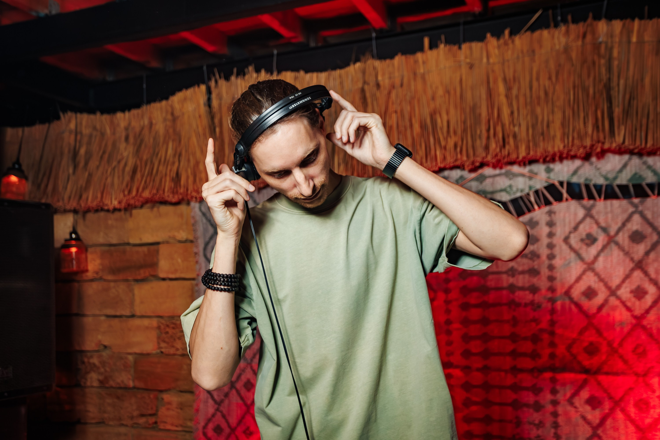 «Лёша СВИК"_Чайка на пляже_Ялта_04.07.2025 г. Аминов Руслан | Фотограф