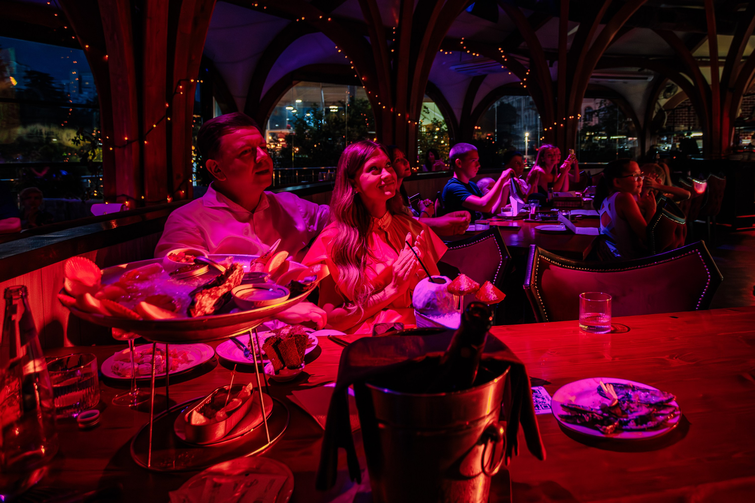 PTIZZA SHOW. Gold & Black in Ptizza Bar_Ялта_6.07.2025. Аминов Руслан | Фотограф