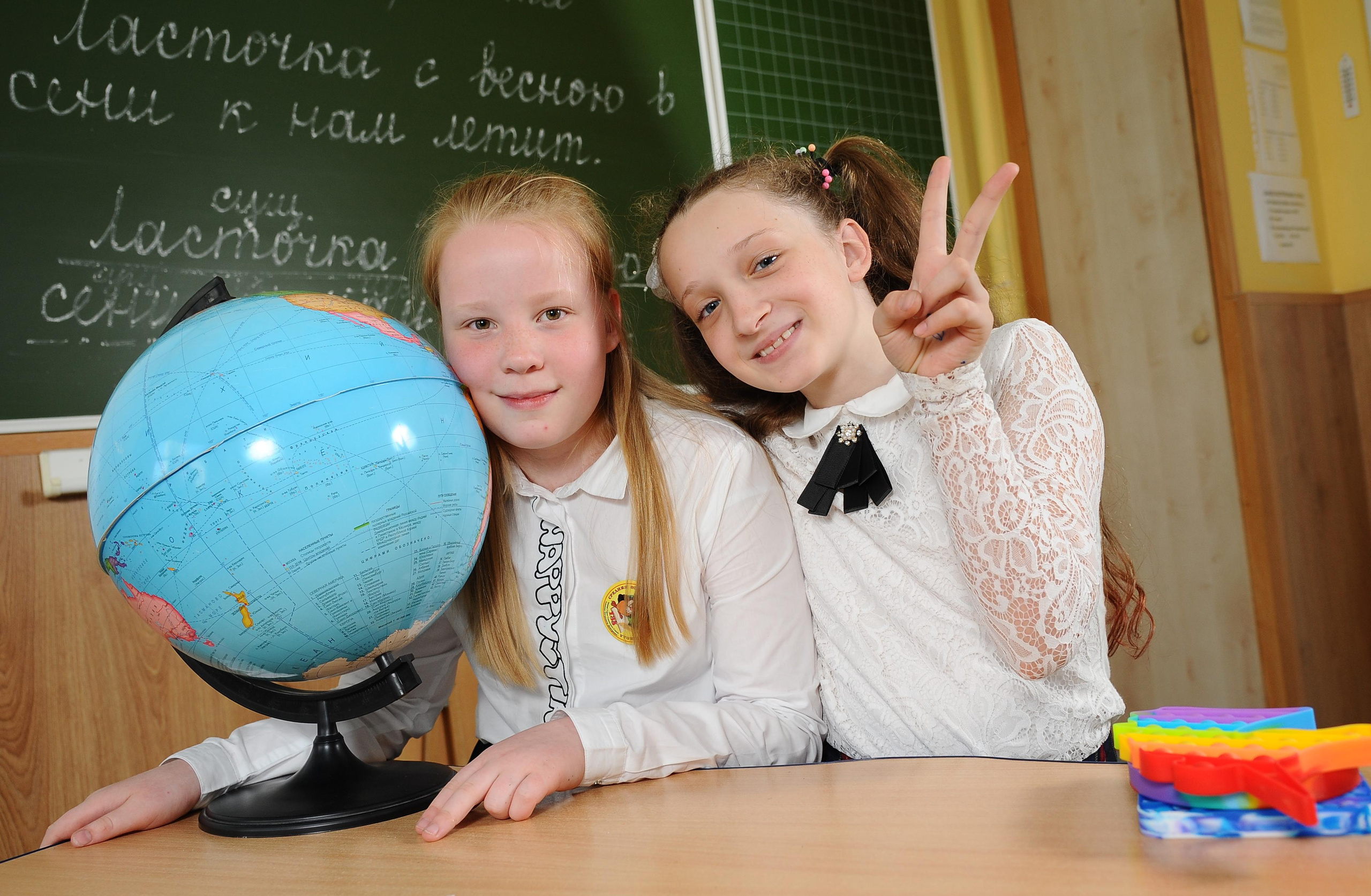 4 класс для альбома. Детский портрет