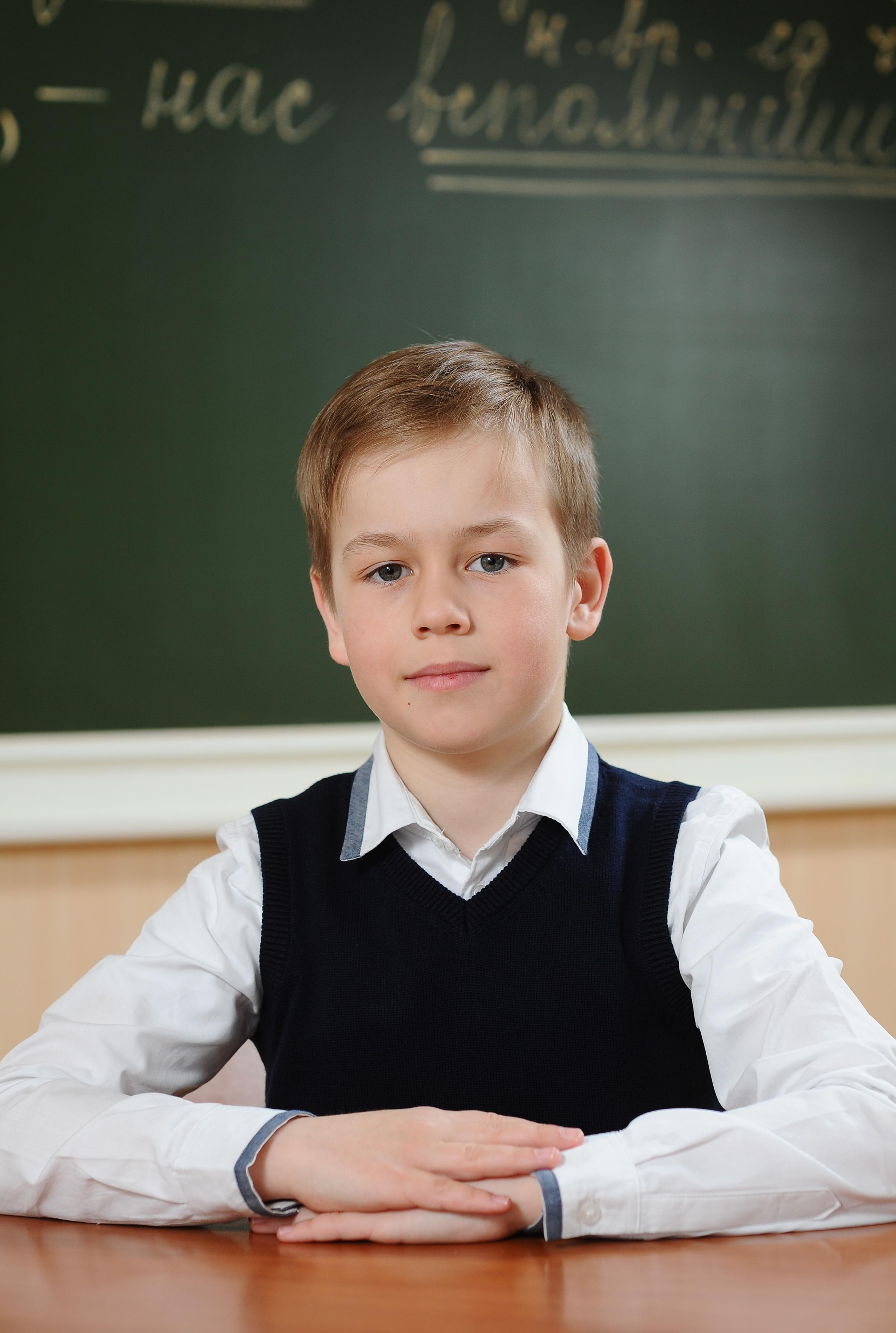 4 класс для альбома. Детский портрет