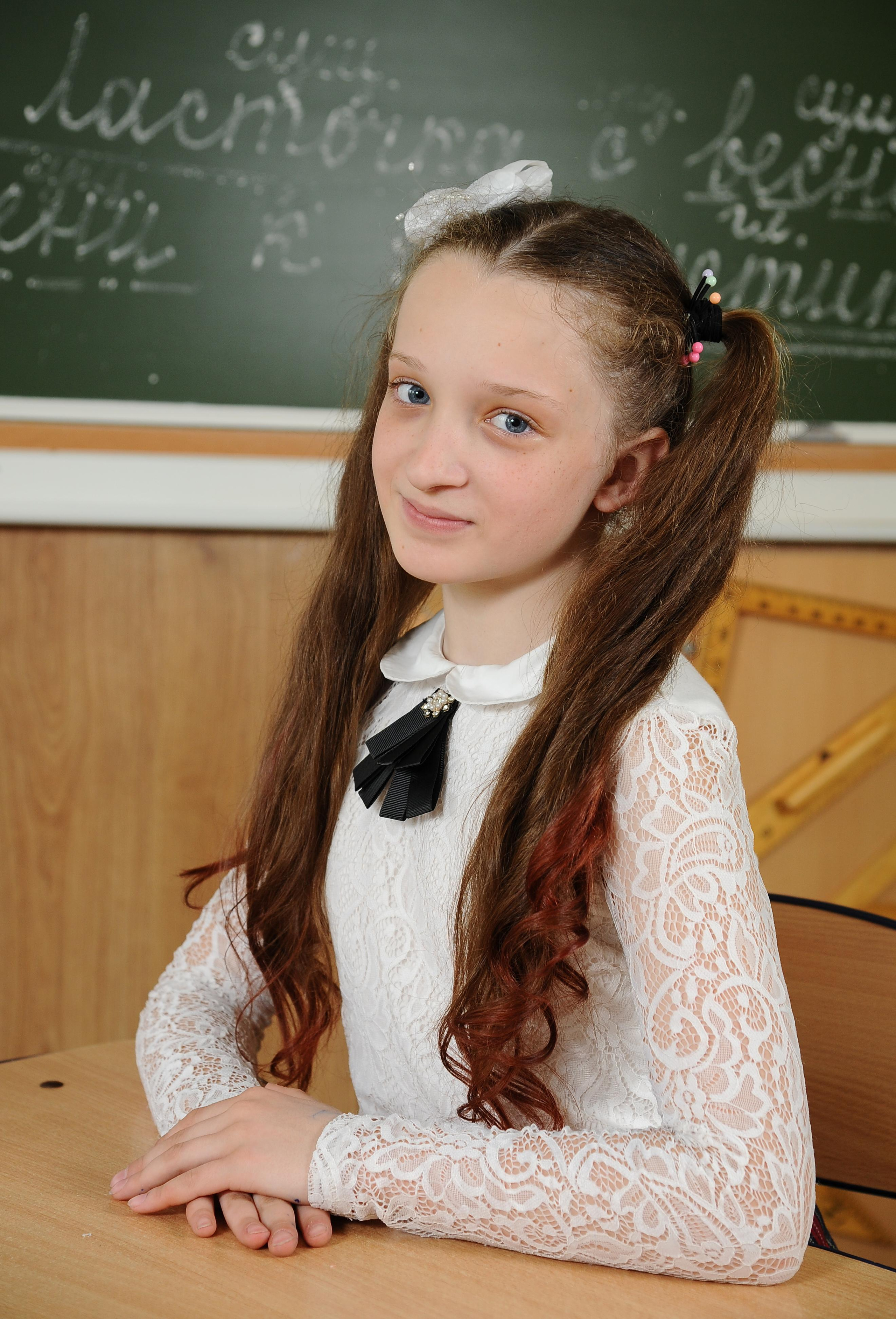 4 класс для альбома. Детский портрет