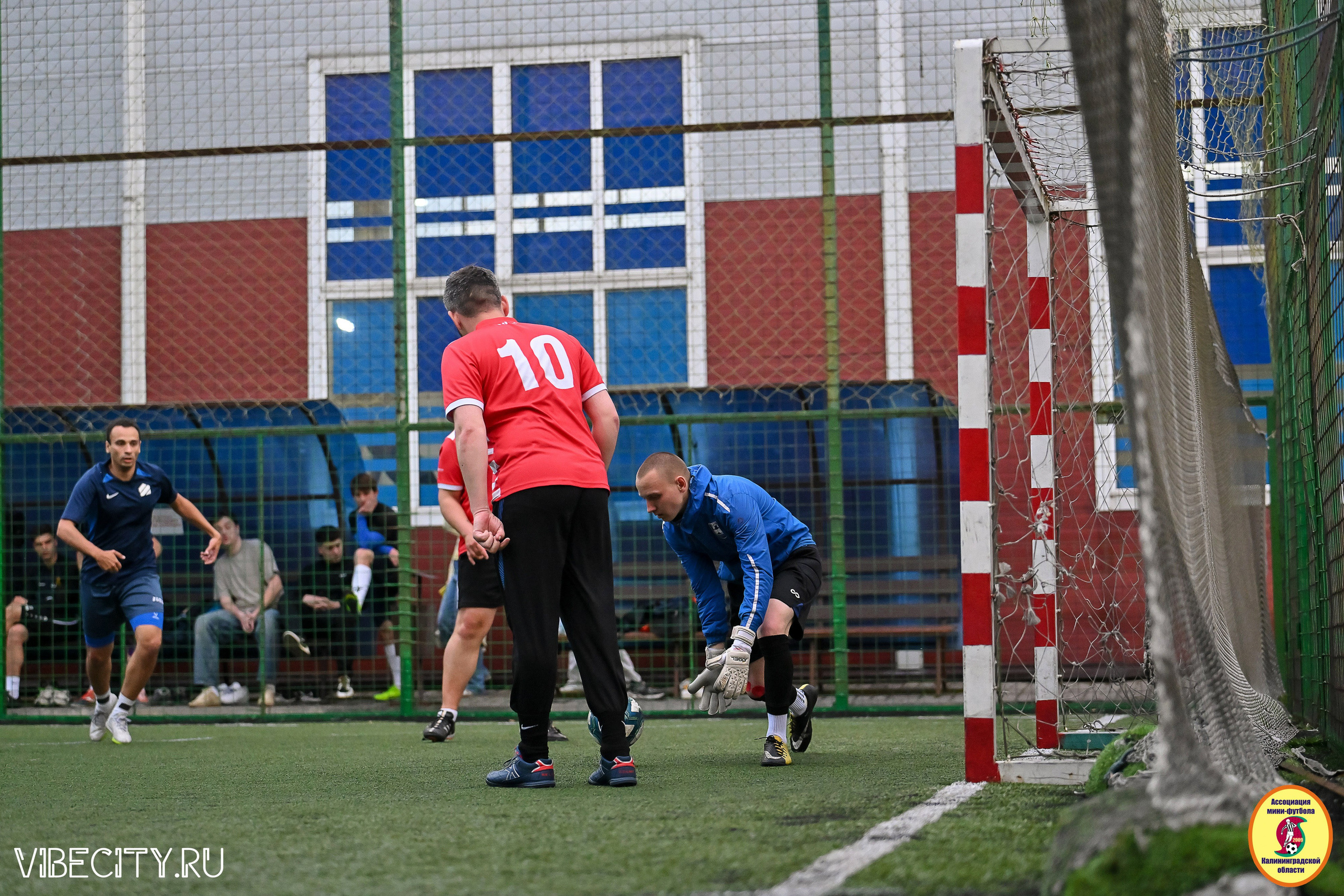ИГРЫ МИНИ-ФУТБОЛЬНОЙ И КОРПОРАТИВНОЙ ЛИГИ. VIBECITY.RU Вайб Сити Ру Фоторепортажи Фотоотчеты Калининград