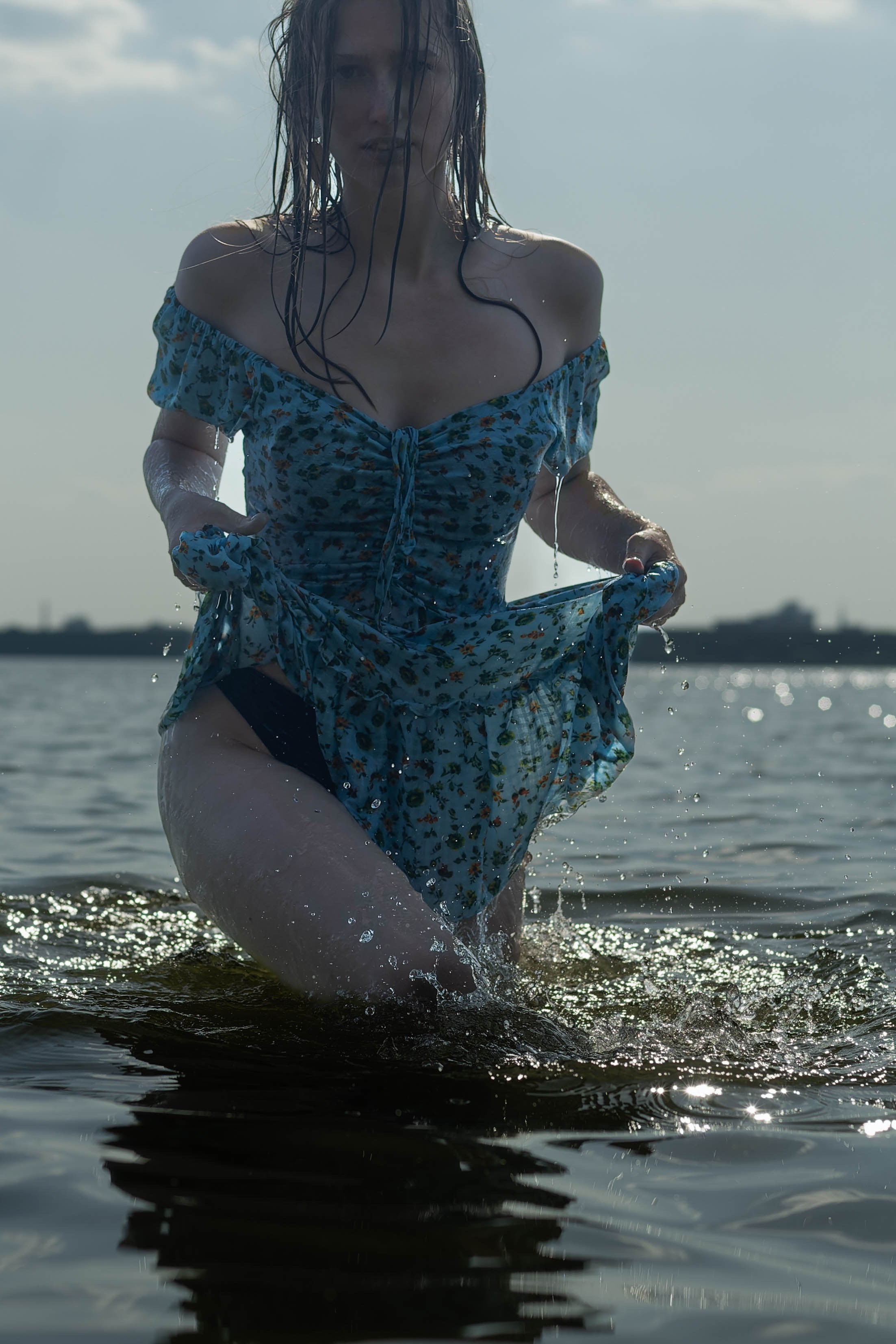 Фотосессия в яркий солнечный день на берегу .Екатеринбург. Автор фотограф: Додров. Ph: dodrov.