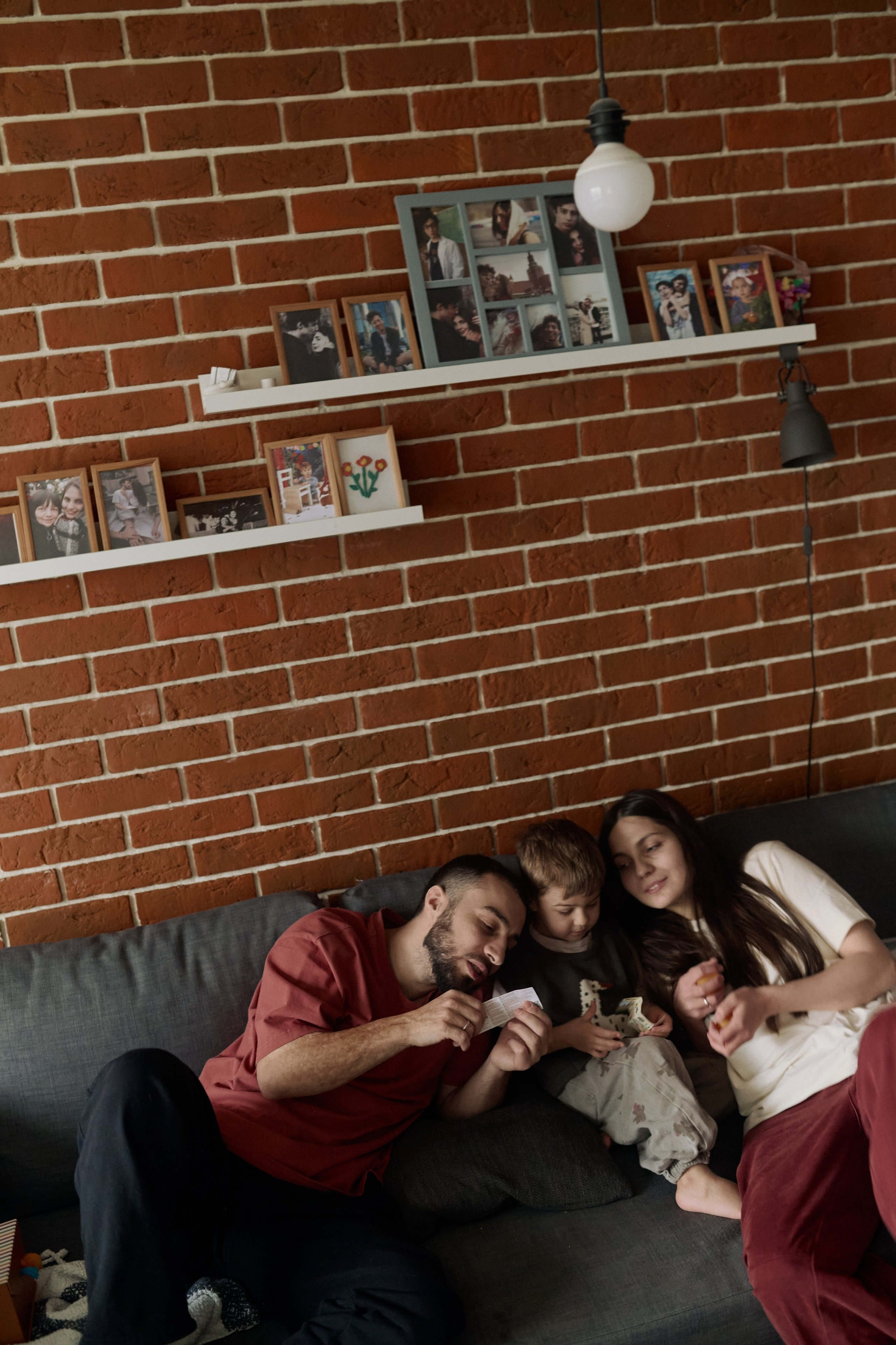 Эмир, Диана, Леон и Амин дома. Семейный и свадебный lifestyle-фотограф в Москве Мария Петрова