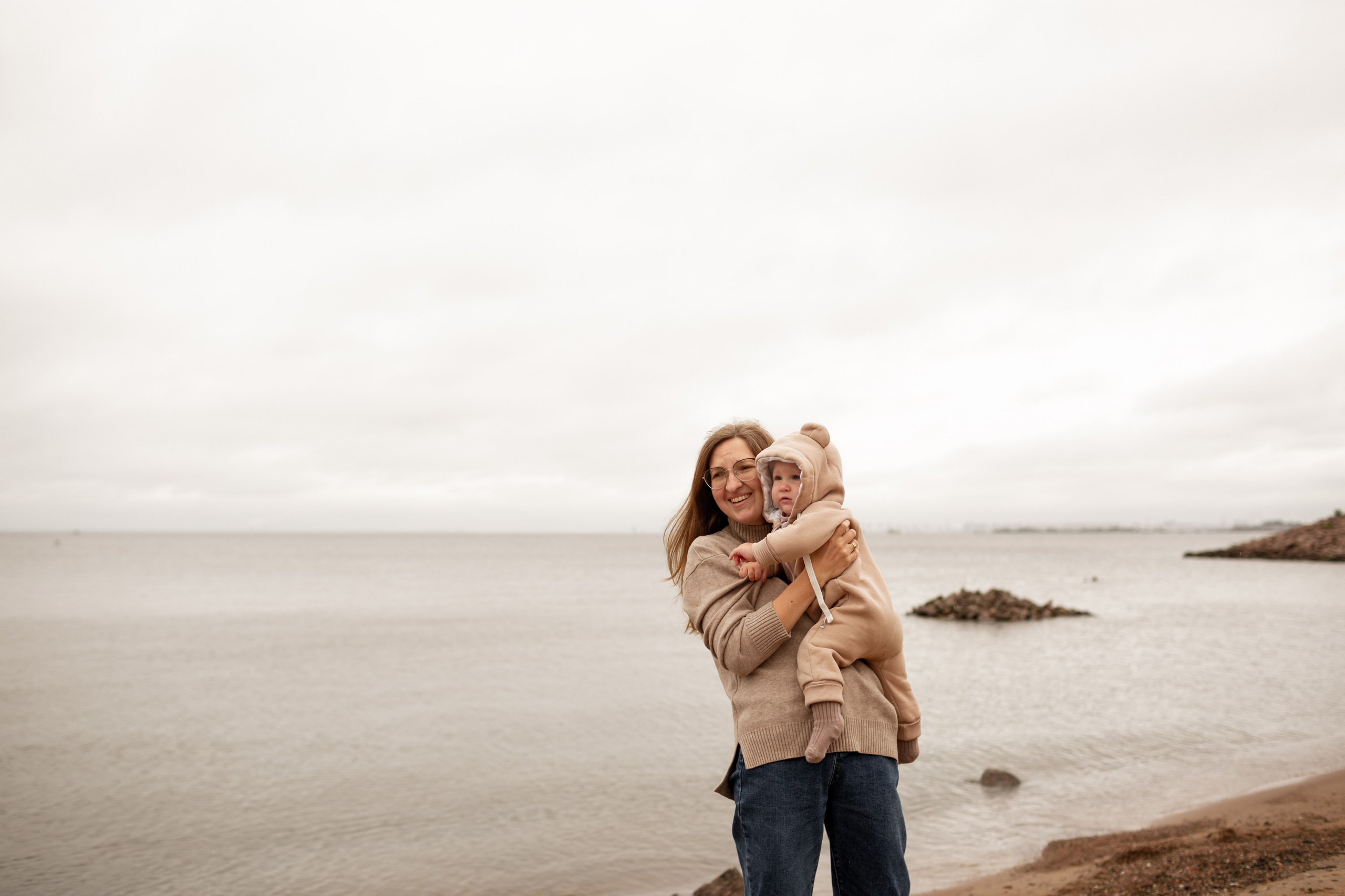 Семейная фотопрогулка на пляже. Свадебный фотограф Кирилл Белый