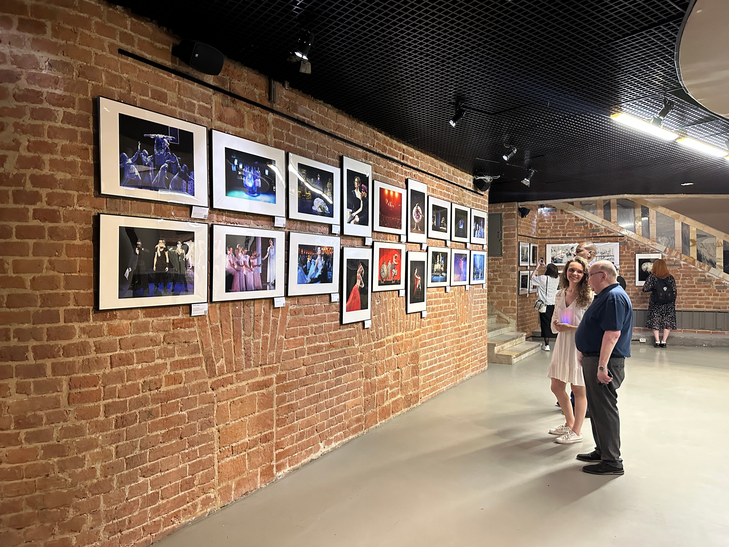 МОЛОДОЙ ТЕАТР. Reportage, architectural, fine art photographer Lena Melnikova in Moscow