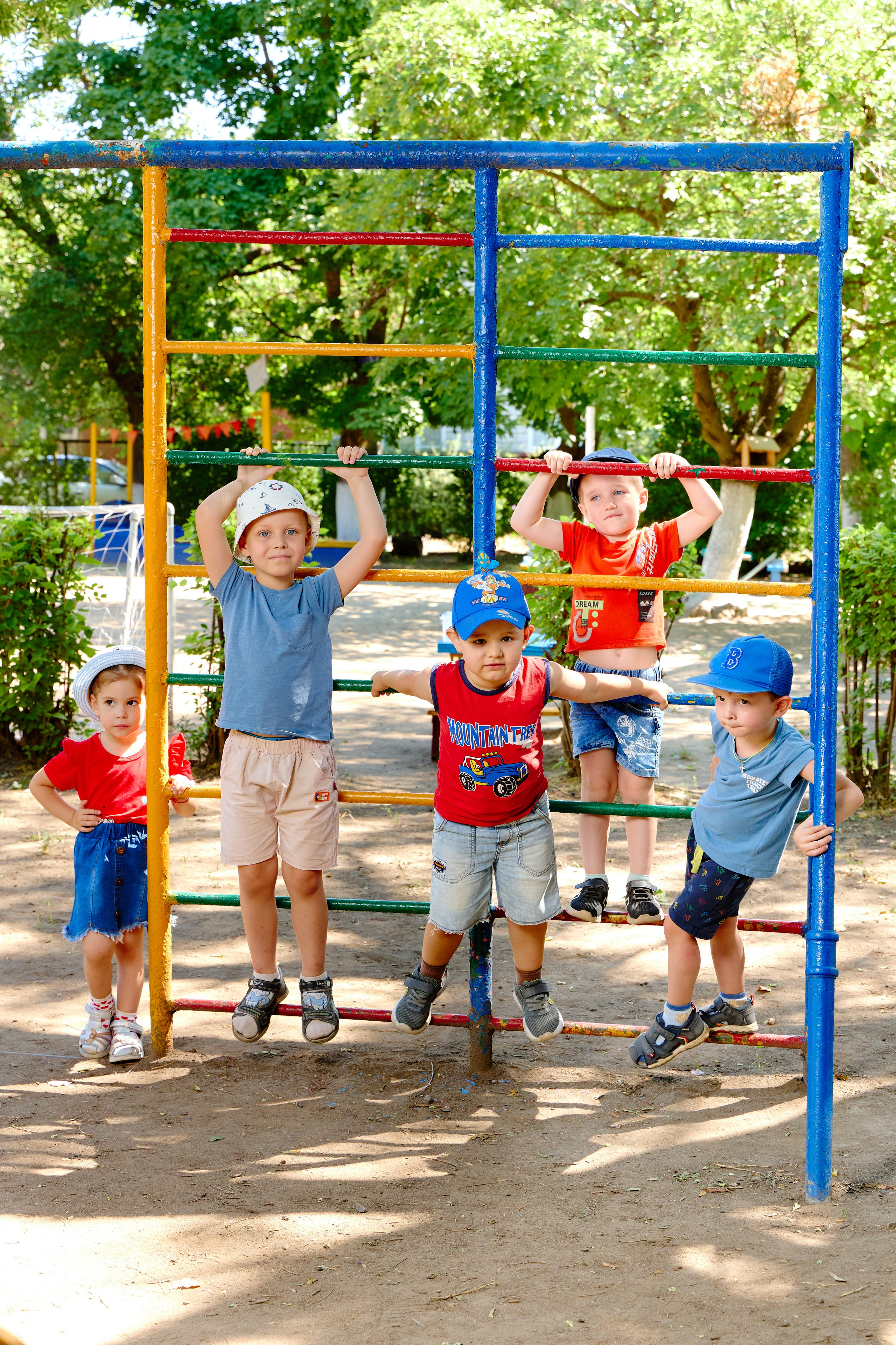 Пример летней съёмки в детском саду № 92 младшая группа Ромашки. Фотограф Выпускные альбомы Таганрог Сергей Коробченко