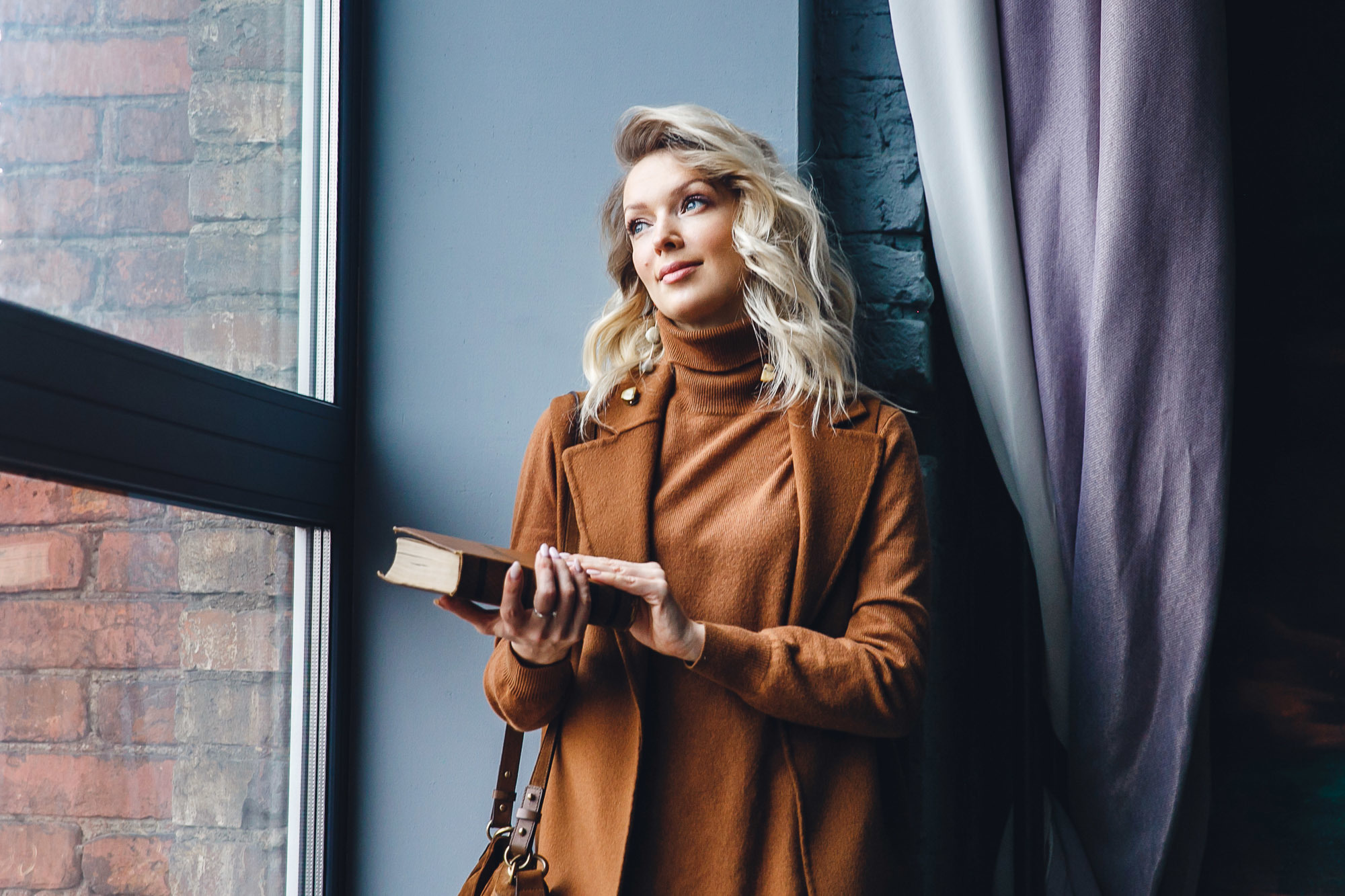 Деловая фотосессия в студии для бизнес леди, Москва