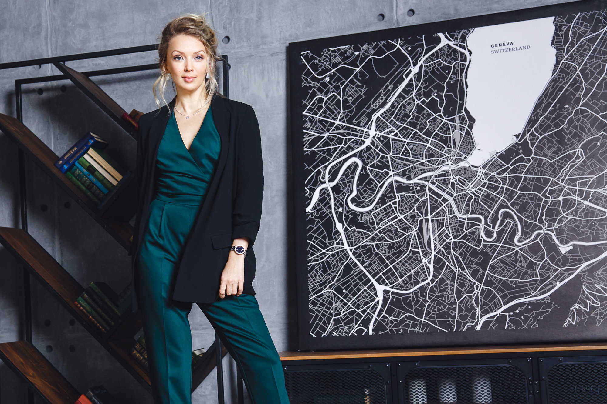 Деловая фотосессия в студии для бизнес леди, Москва