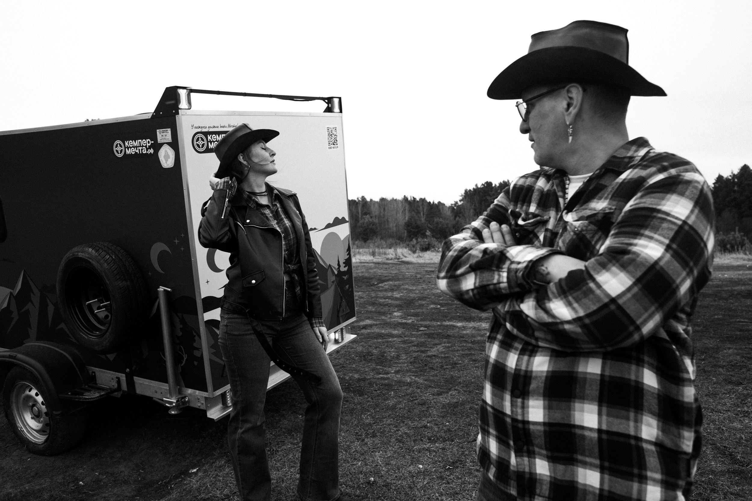 Love story camper. Фотограф в Тюмени Даша Михнова. Портреты, фотопроекты, фотодни