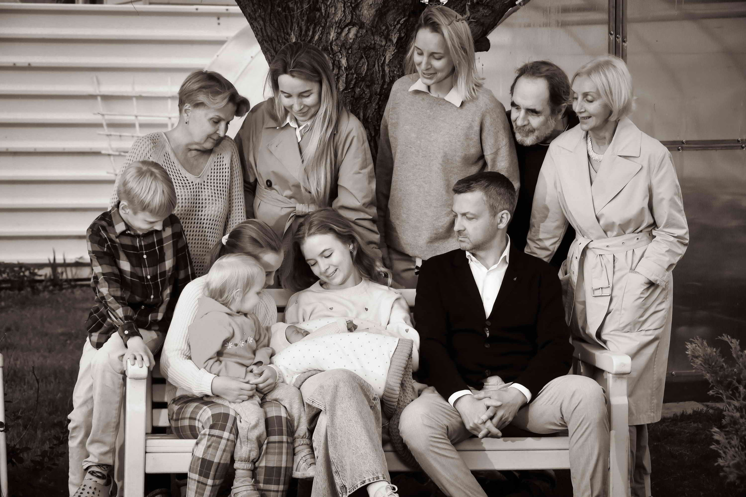 Выписка из роддома. Гуляния. Репортажный и детский фотограф в Новосибирске