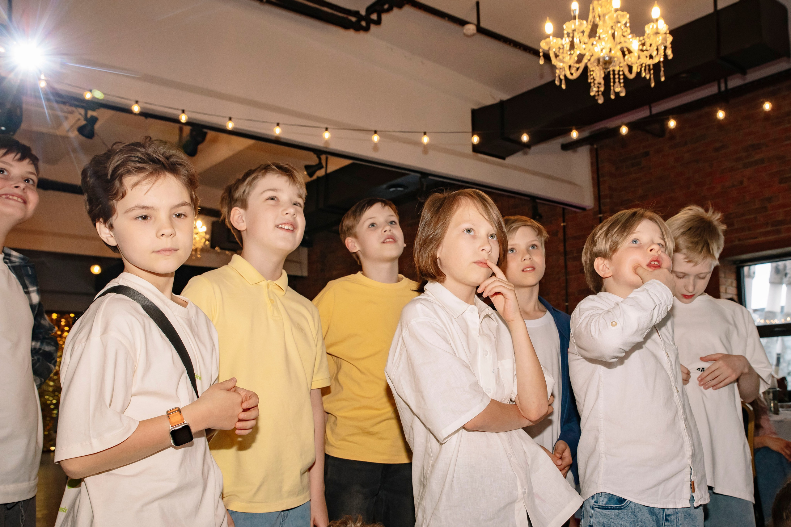 Выпускной 2026, Школа № 548, Класс 4 «Е». Профессиональный фотограф в Москве | Заказать фотосессию и съемку
