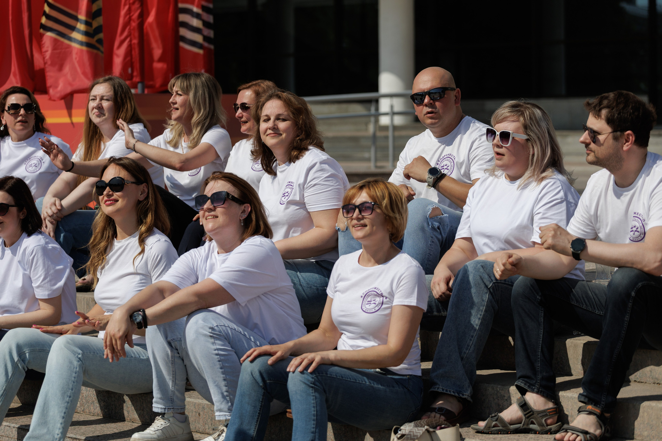 Репортажные фото съёмки клипа от родителей выпускникам. Свадебный фотограф в Воронеже Александр Работкин