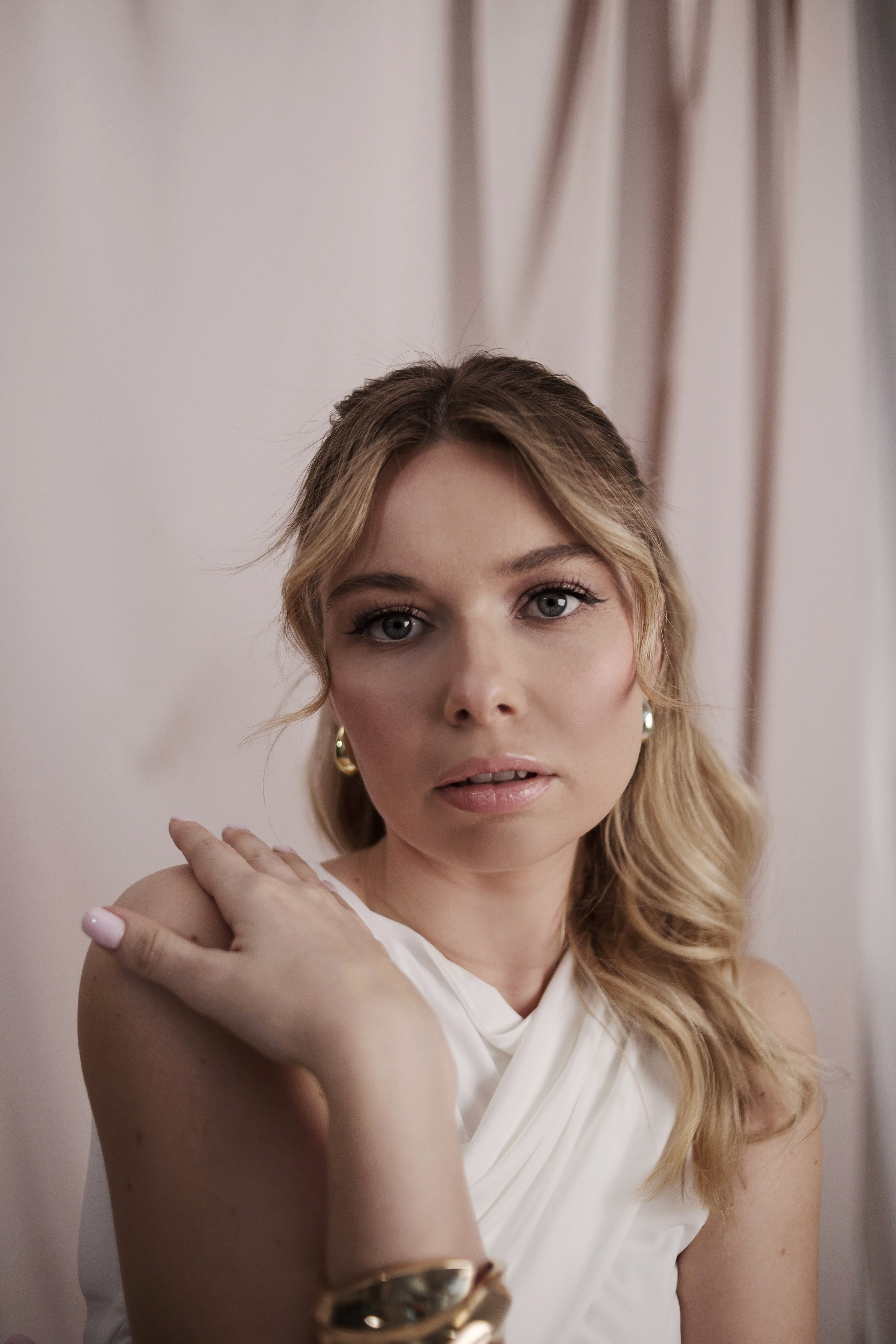 Md: @lovexxxxMuah: @mari.bulatovaOrg: @creative_photodayLoc: @daily_photostudio