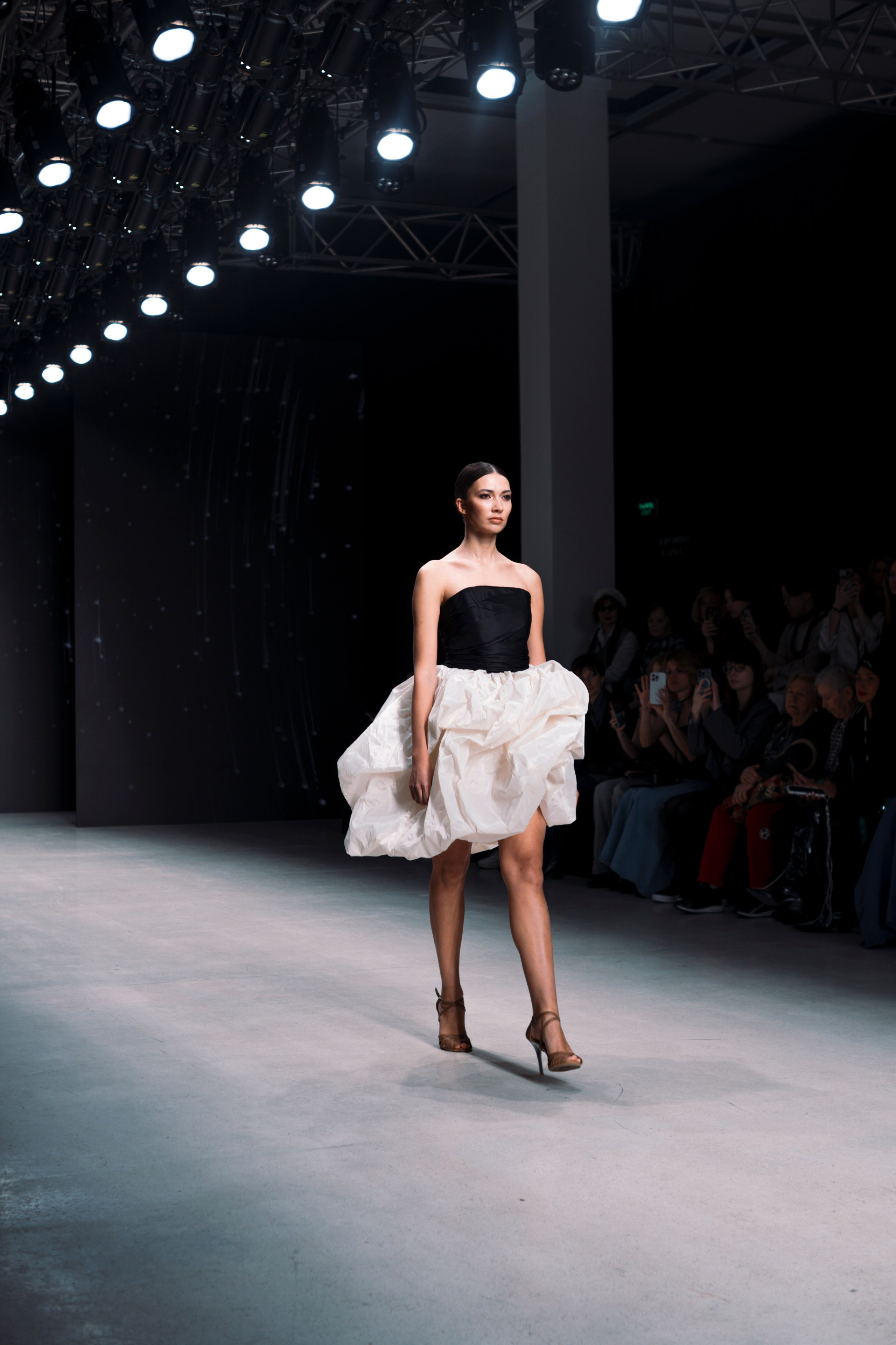 Fashion Week 2025. Свадебный фотограф в Москве Кристина Чехова