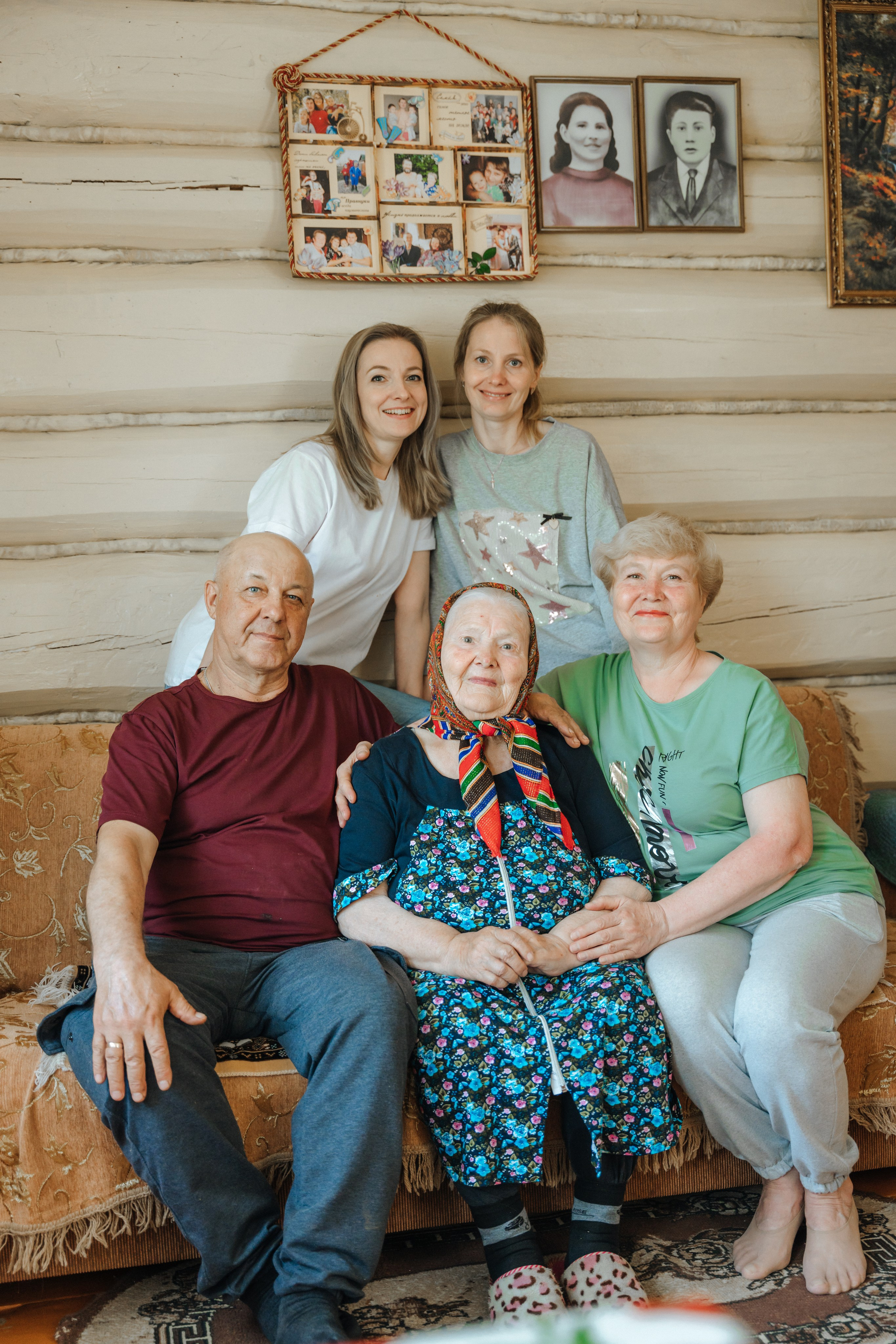 Связь поколений. А у дедушки с бабушкой юбилей