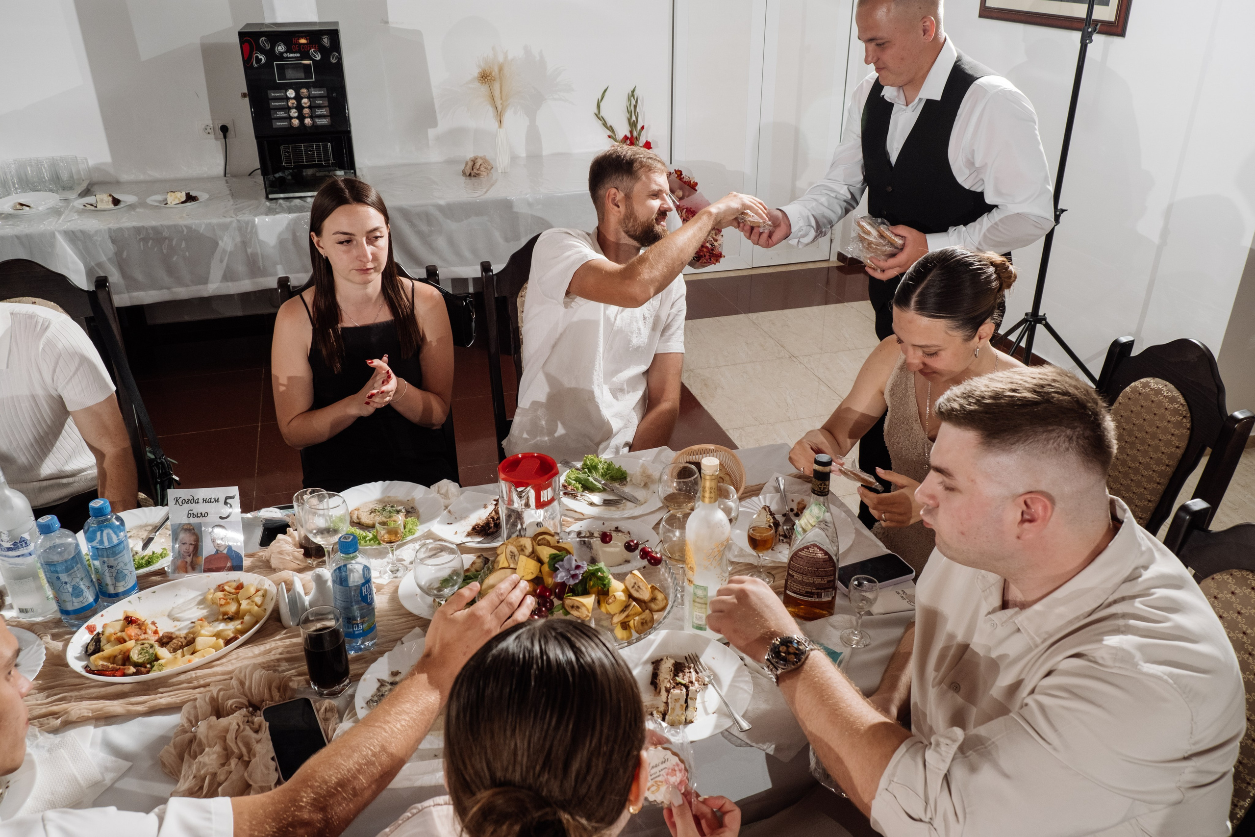Свадебный ретопртаж. Профессиональная фотосъемка в Крыму. Натуральные эмоции и живые кадры. Забронируйте дату прямо сейчас!