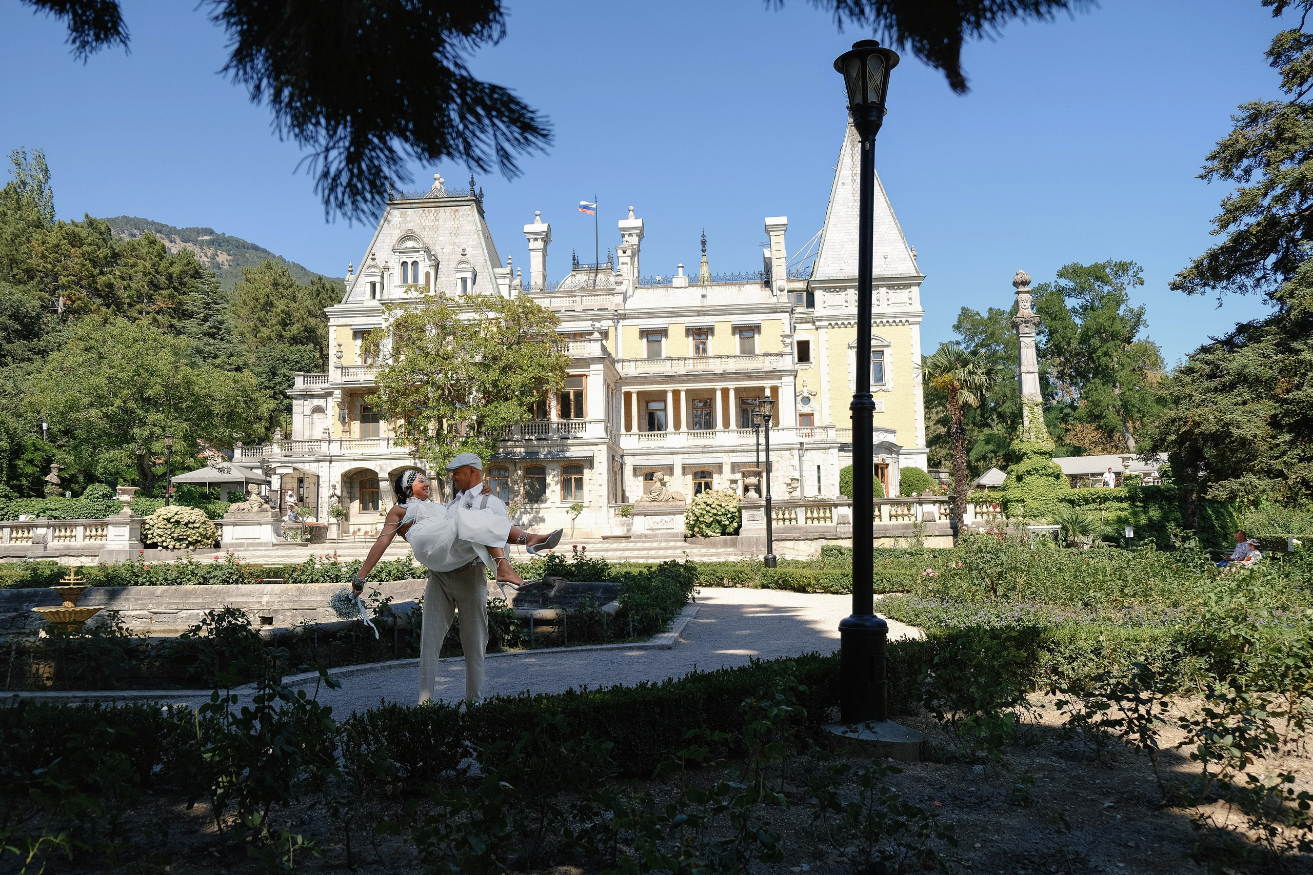 Свадьба в Ялте │ Воронцовский и Ливадийский дворец │ Форд Мустанг │ Крымский Санторини │ Илья Желдак. Свадебный фотограф и видеограф в Крыму! Ваш день будет незабываемым!