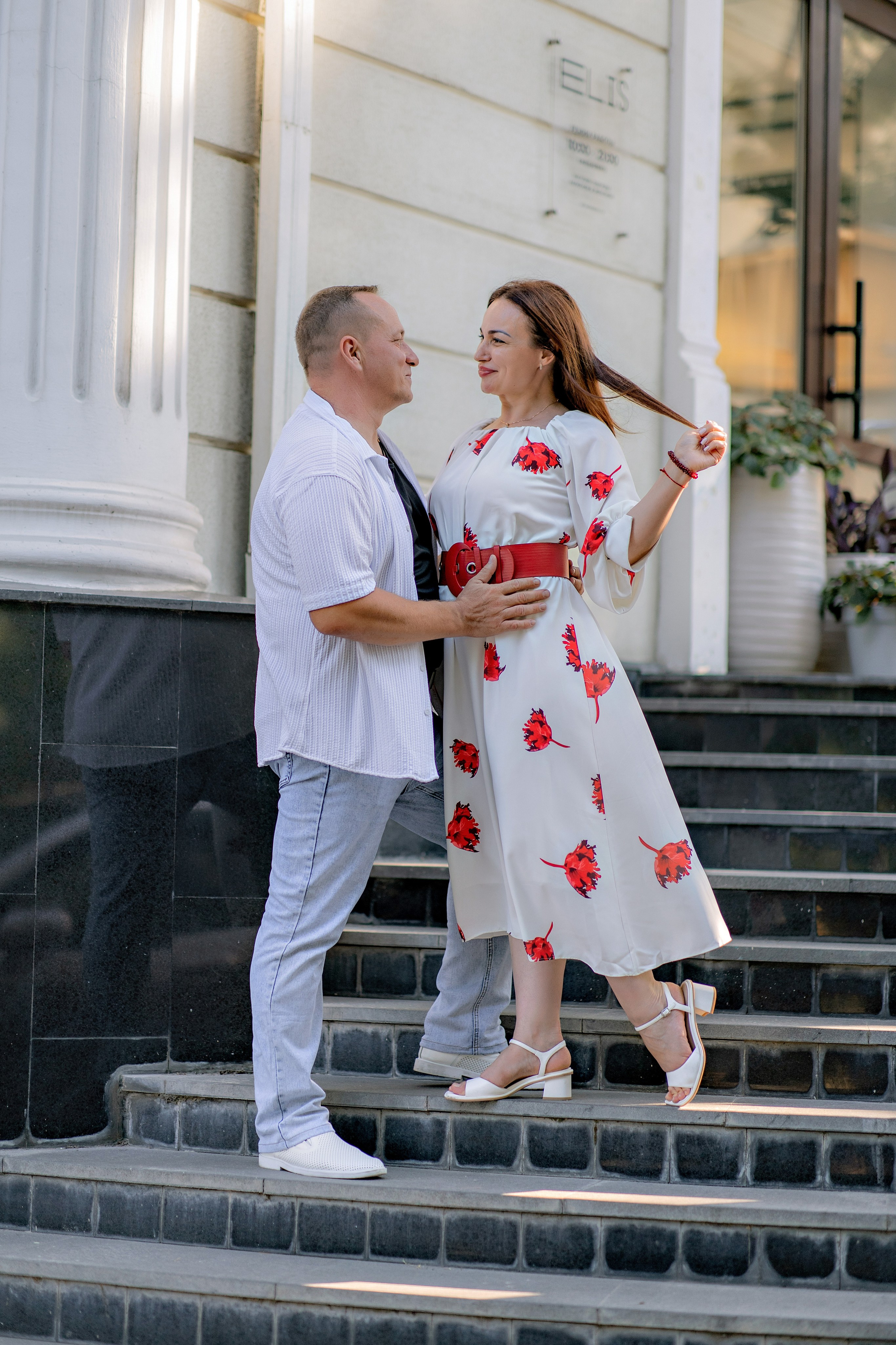 Выездные фотосессии. Съемка для влюбленных. Фотограф-стилист Крым Прокат одежды в Крыму. Фотосессии в Крыму