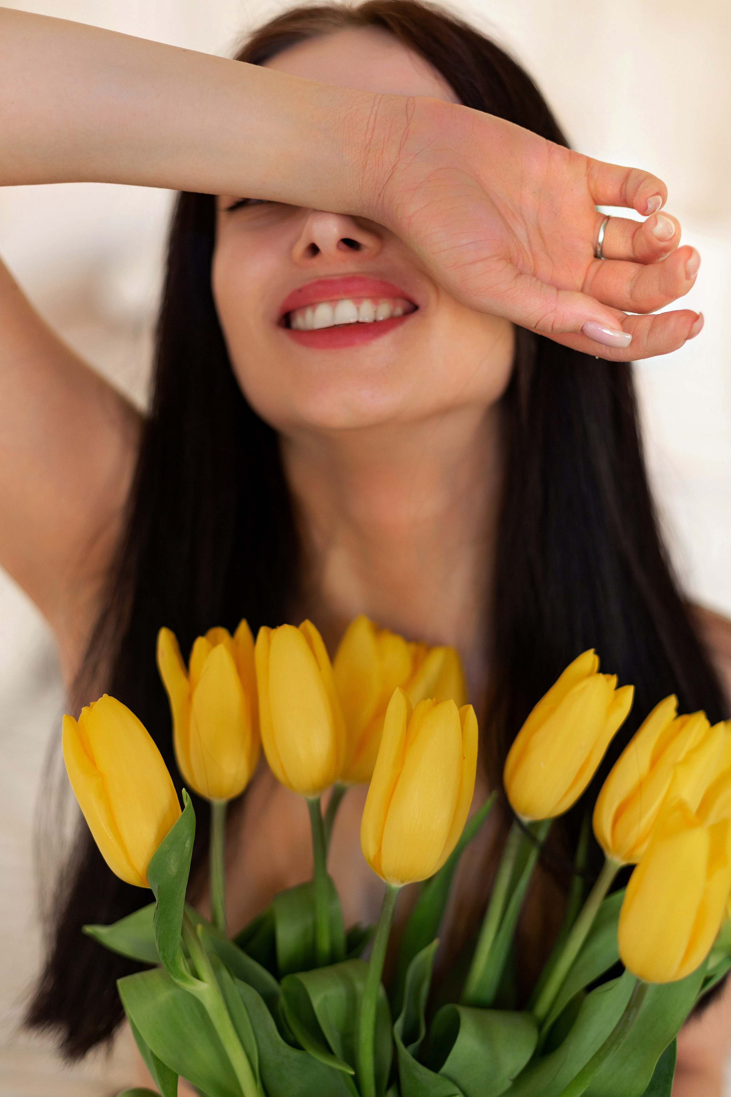 Фотосессия девушки с тюльпанами. Свадебный и портретный фотограф в Санкт-Петербурге Надежда Чечулина