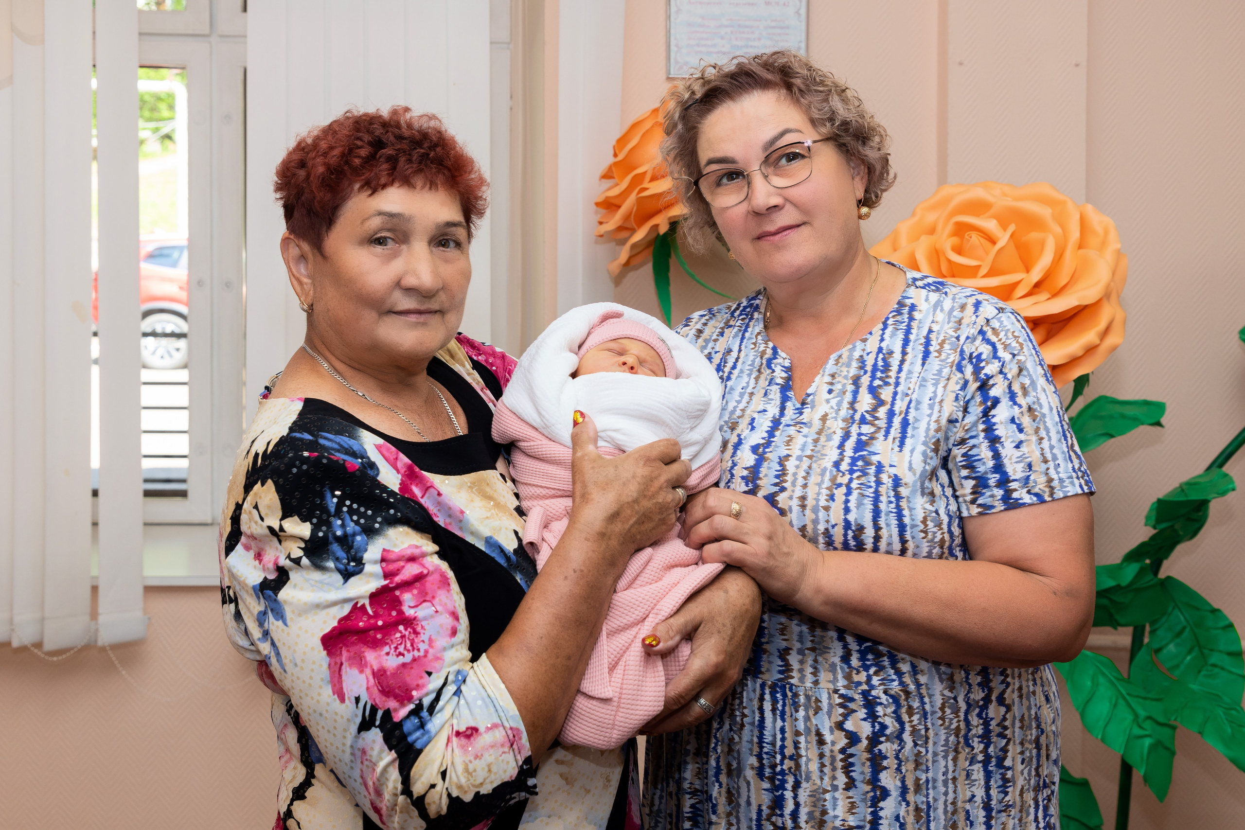 Выписка из роддома. Свадебный, семейный, школьный Фотограф и видеограф Худаноговы Александр и Ирина г. Зеленогорск, Красноярск