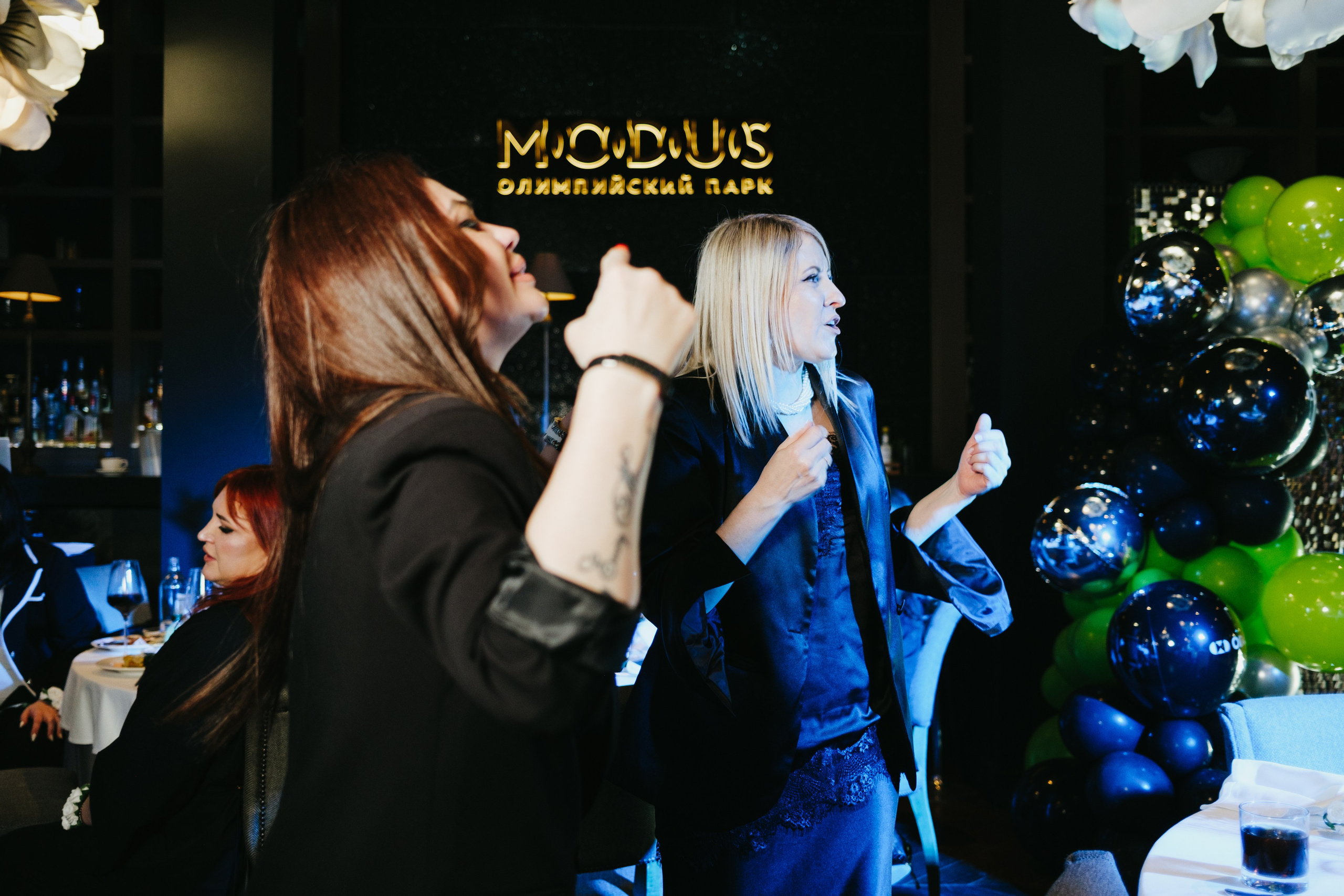 Корпоратив в Сириусу (Адлер) 10 лет компании. Свадебный фотограф Денис Ожигин в Краснодаре и крае. Эмоциональная и стильная съемка вашего дня