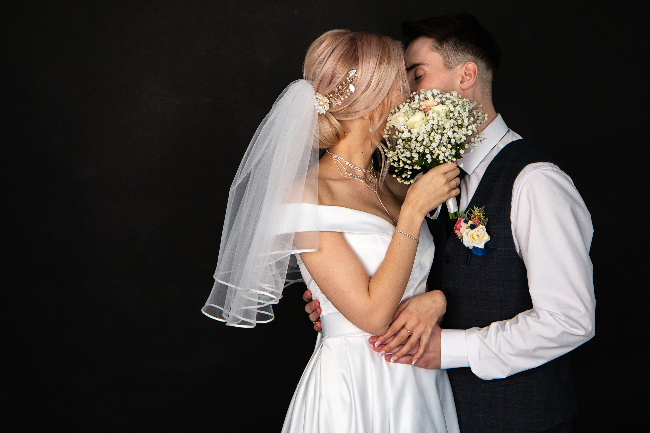 Свадебная фотосессия в Шелехове. Фотограф в Шелехове, лучшие выпускные альбомы в Шелехове