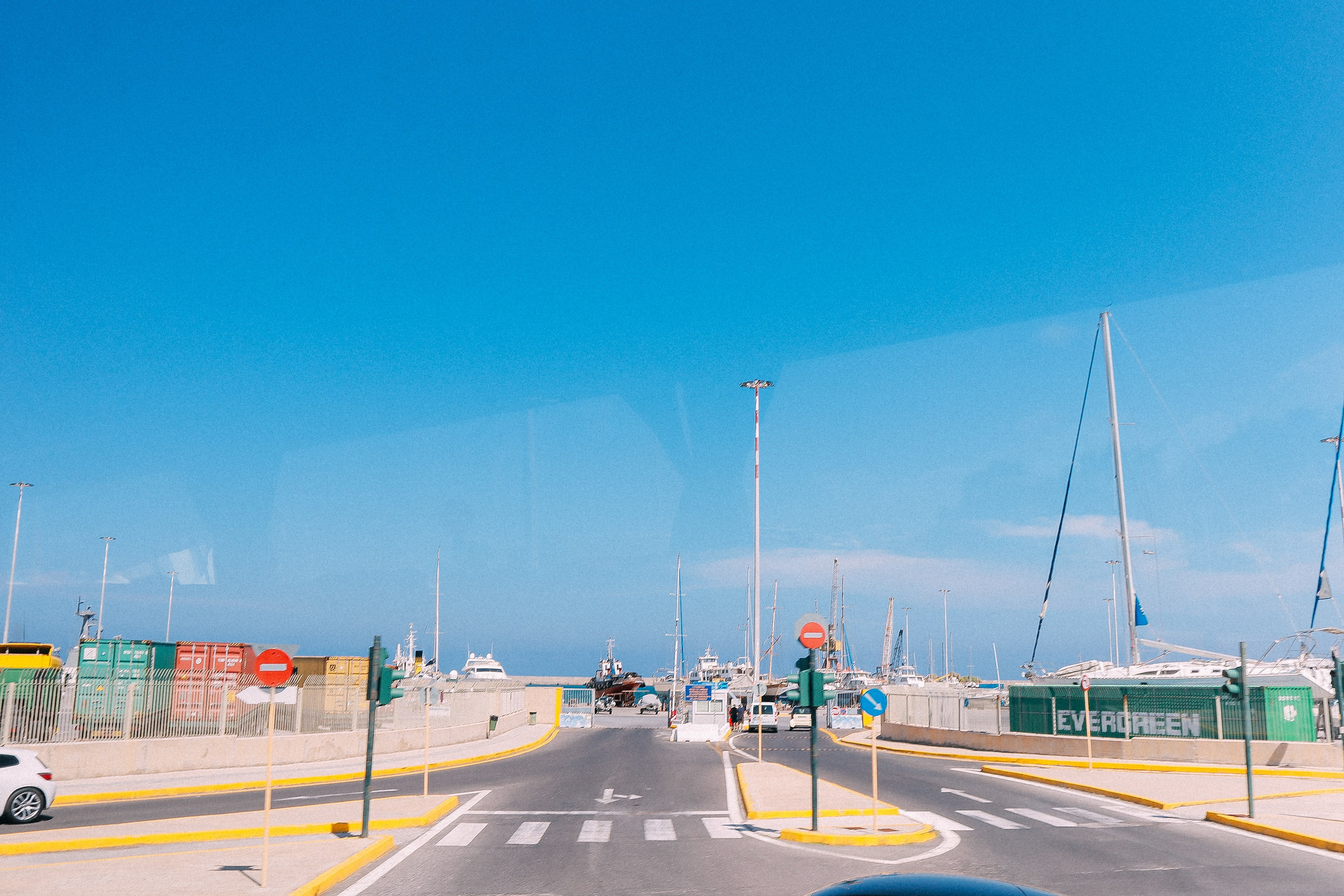 Крит. Аня Степанова