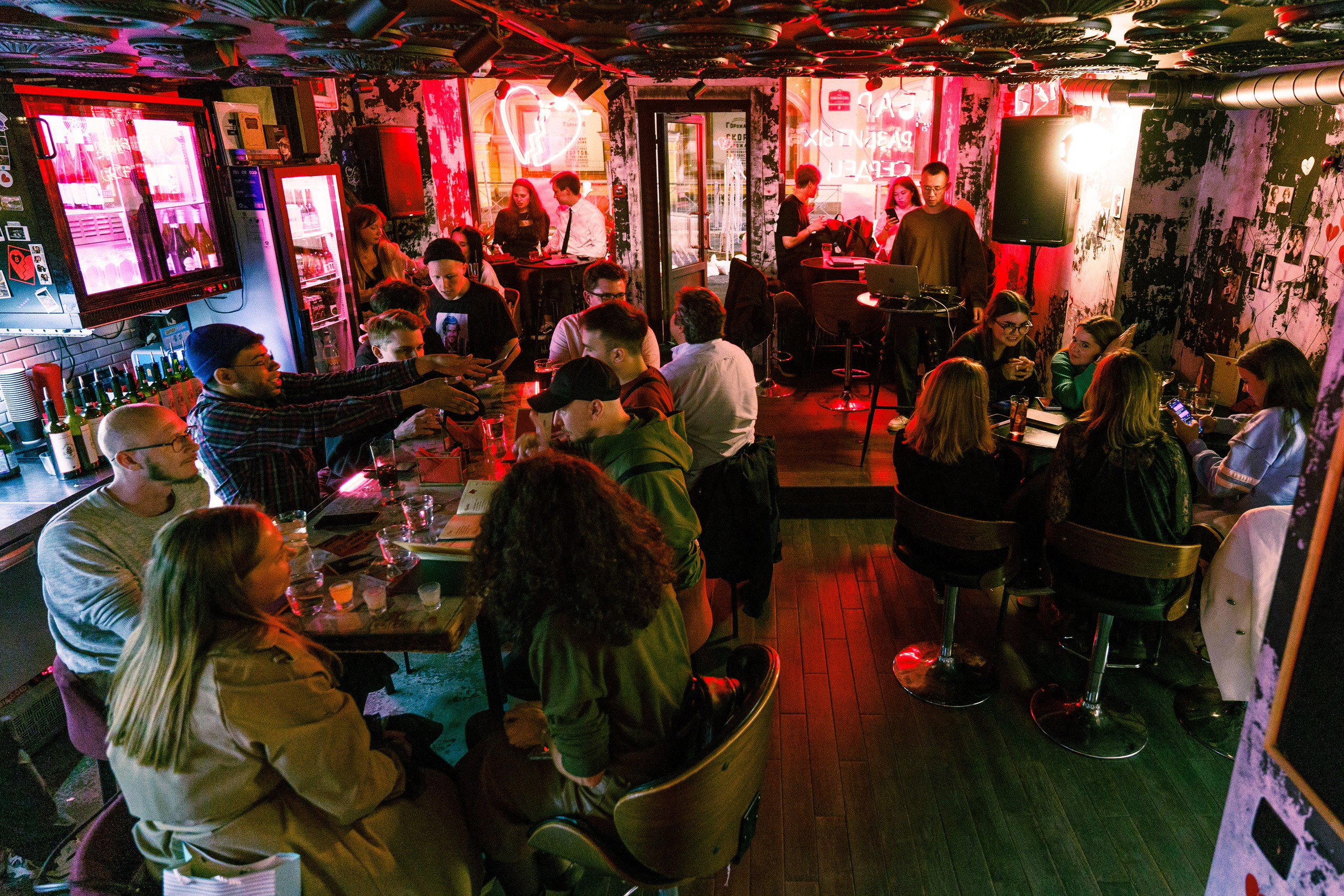 Из Сибири с любовью. Бар разбитых сердец. Концертный и репортажный фотограф в Санкт-Петербурге Слава Пахомов