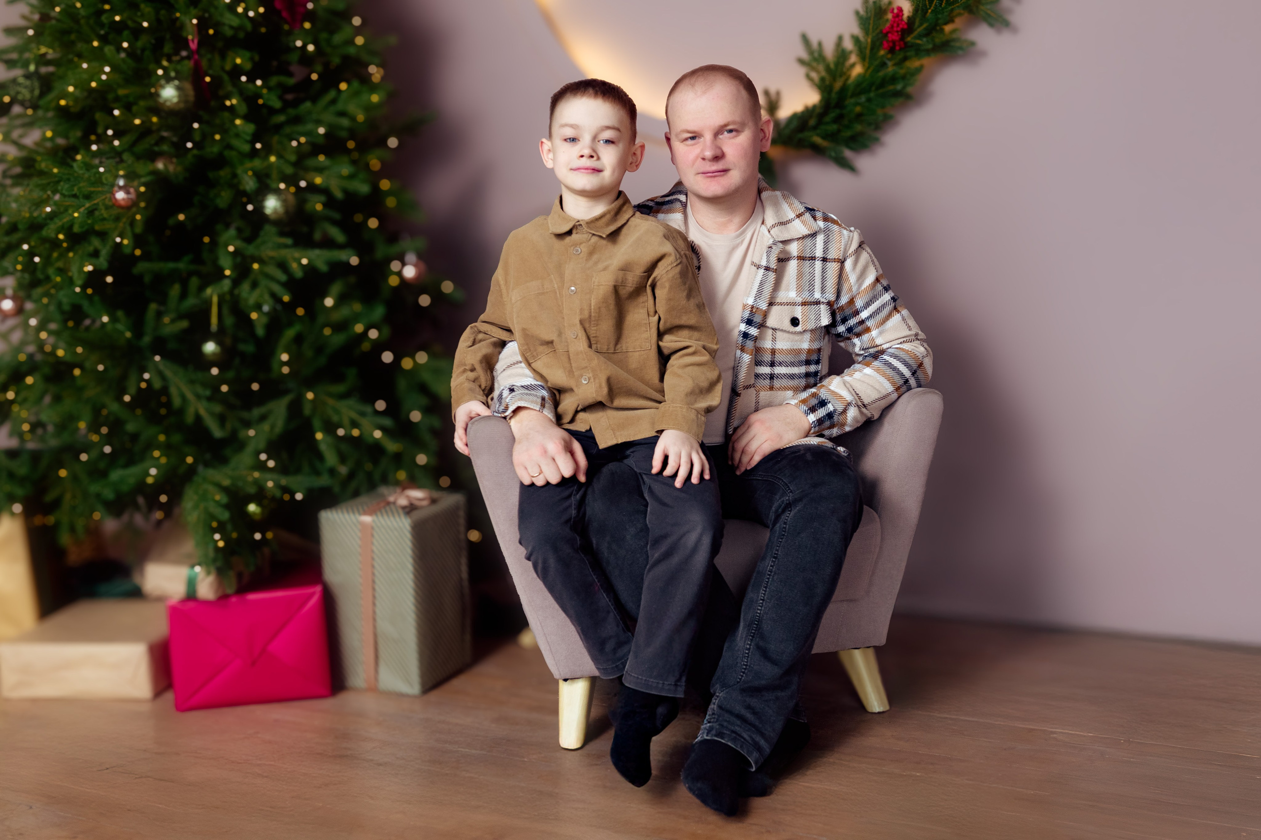 Семейная новогодняя фотосессия в студии Минска