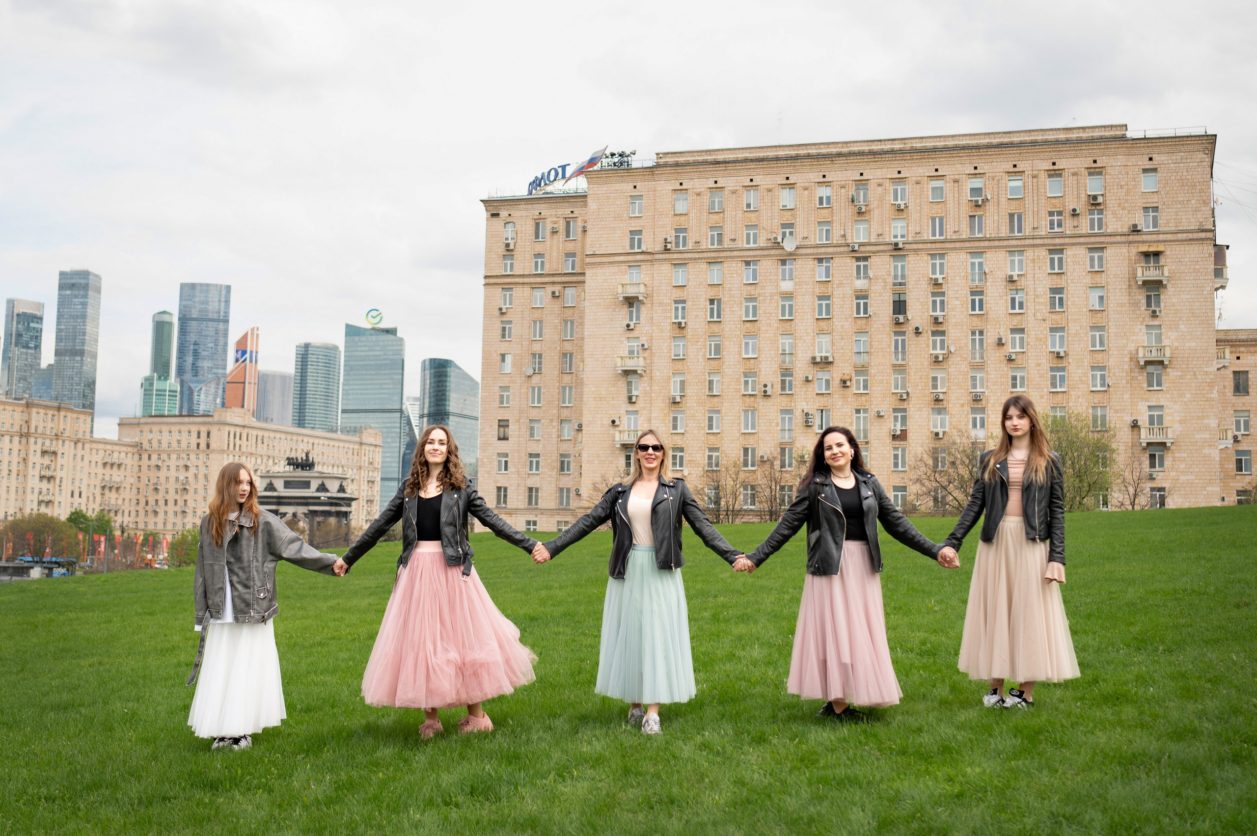 Прогулочная фотосессия Парк Победы. Детский и семейный фотограф г. Москва Оксана Катаджи