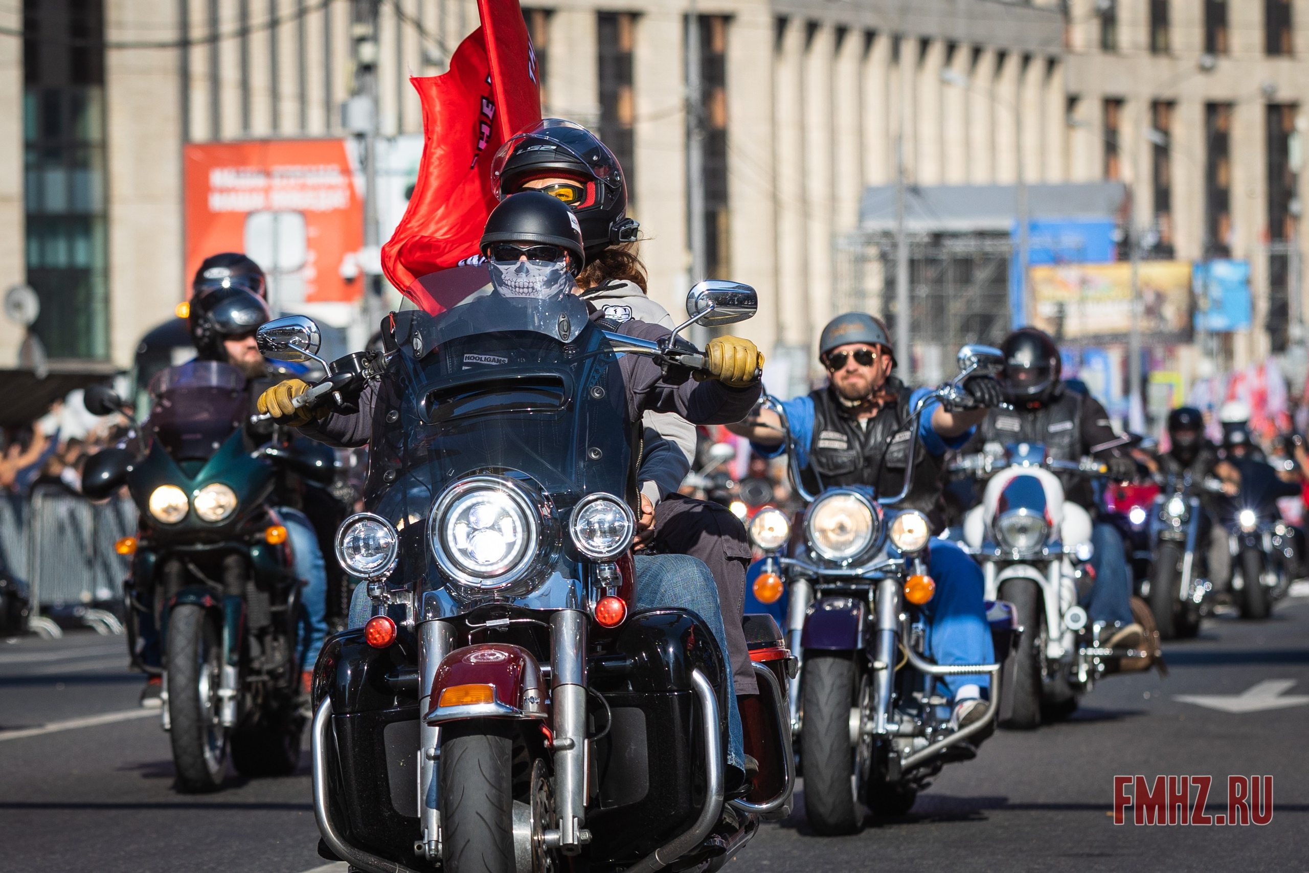 Закрытие Мотосезона 2023 на проспекте Академика Сахарова. Фотограф Владимир Охрименко