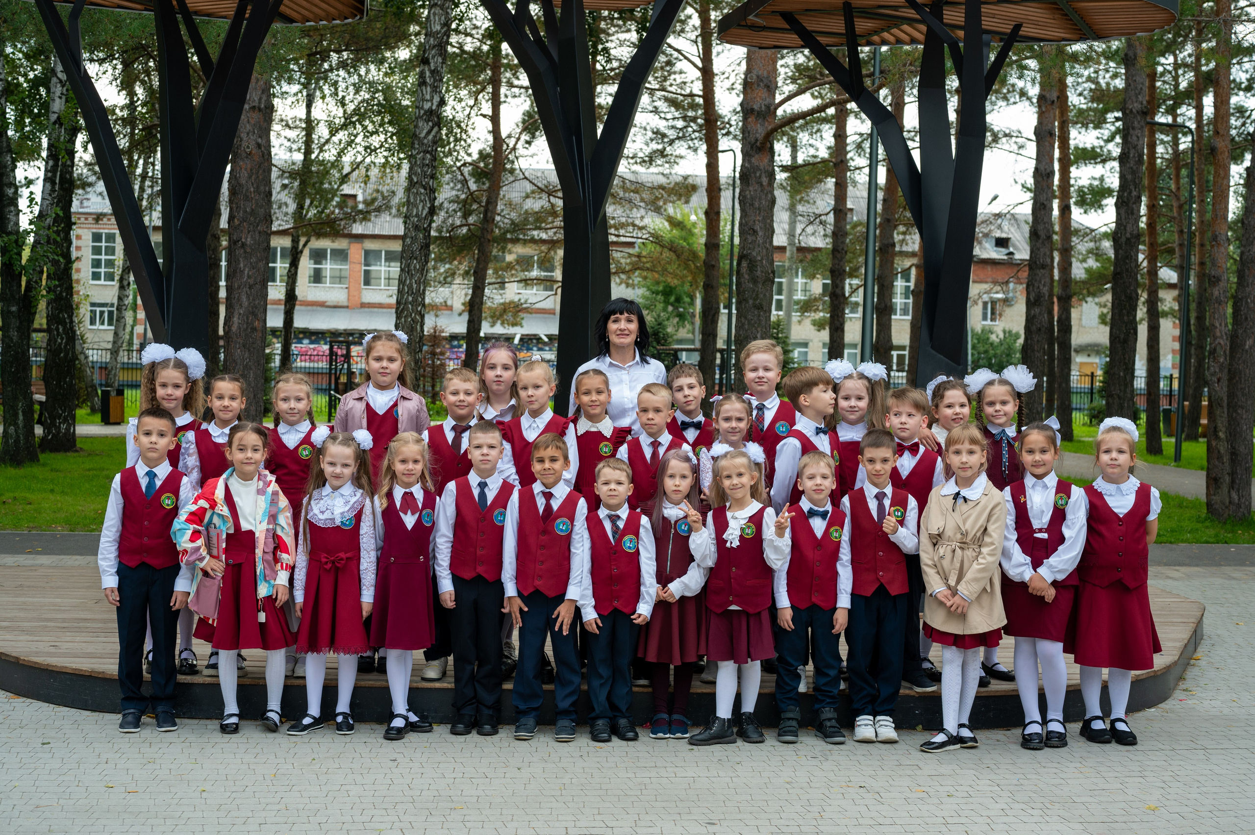 1 сентября 16 гимназия 2 класс (линейка + в классе+ на улице). Фотограф новорожденных, семейный детский в Тюмени Татьяна Морозова