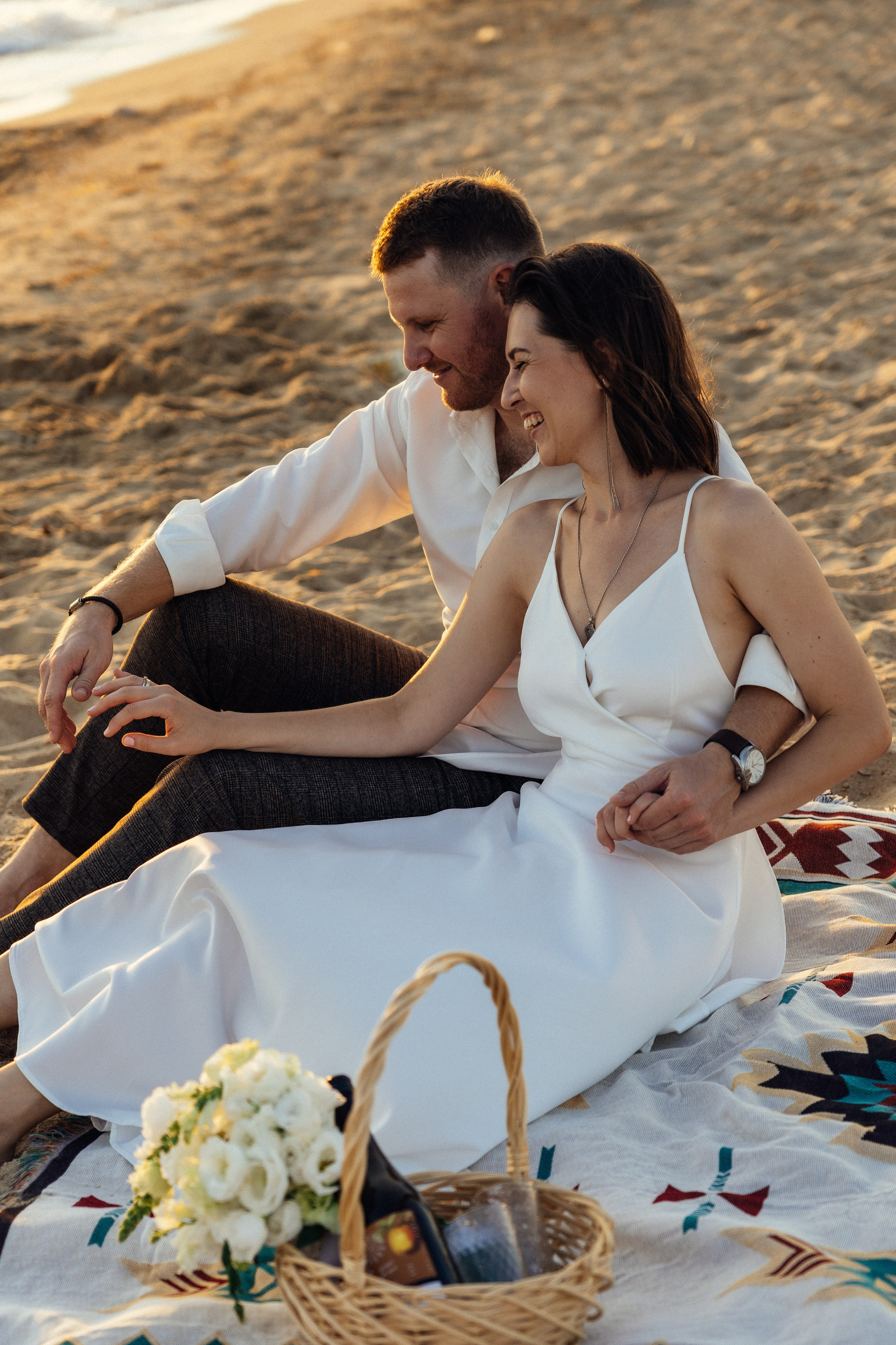 Свадебная фотосессия в Анапе, на закате, песок, закатный свет, море