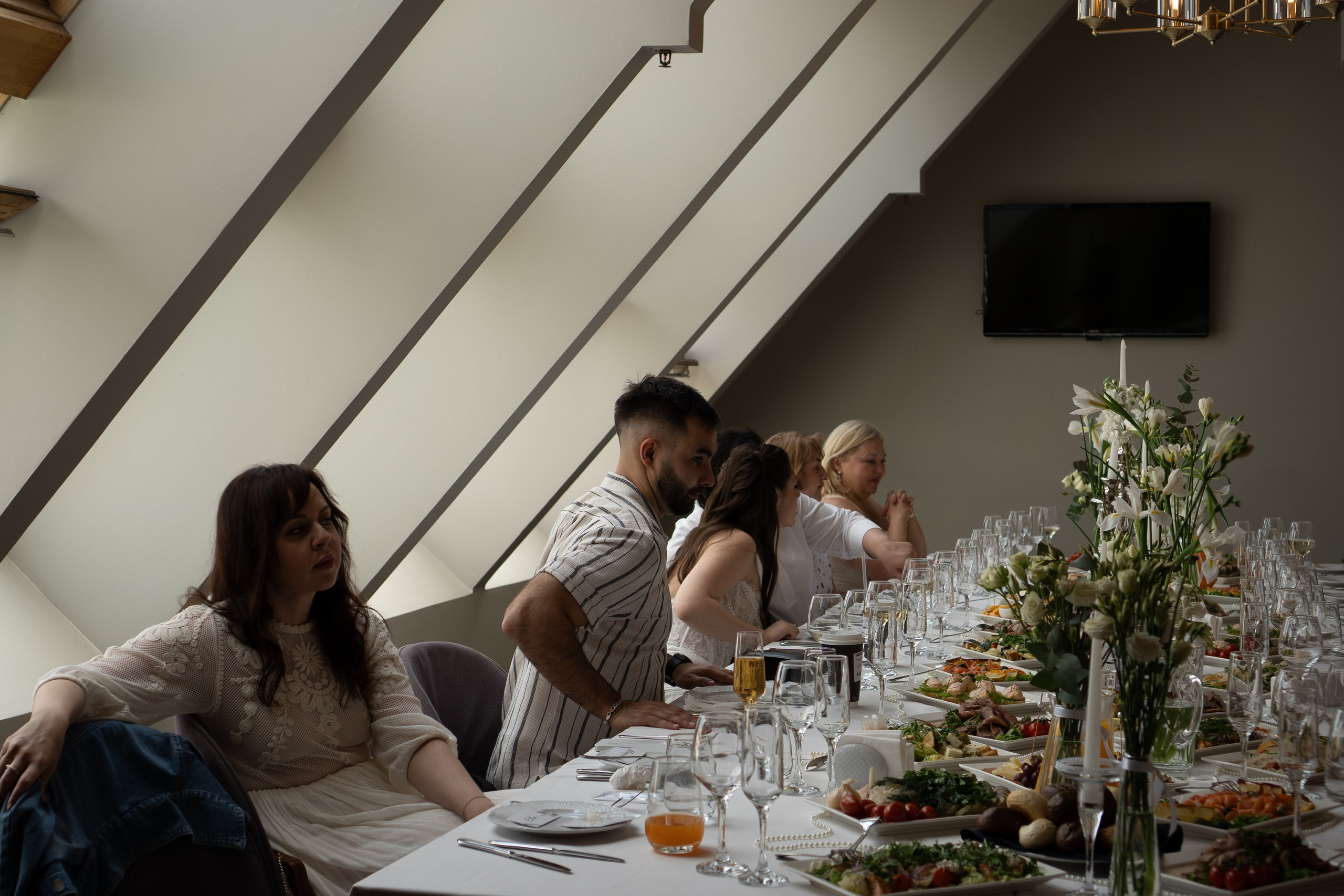 СВАДЕБНЫЙ БАНКЕТ НА ВЛАДИМИРСКОЙ В САНКТ-ПЕТЕРБУРГЕ (КАМЕРНАЯ СВАДЬБА). Профессиональный фотограф, Санкт-Петербург — Виктория Богомолова