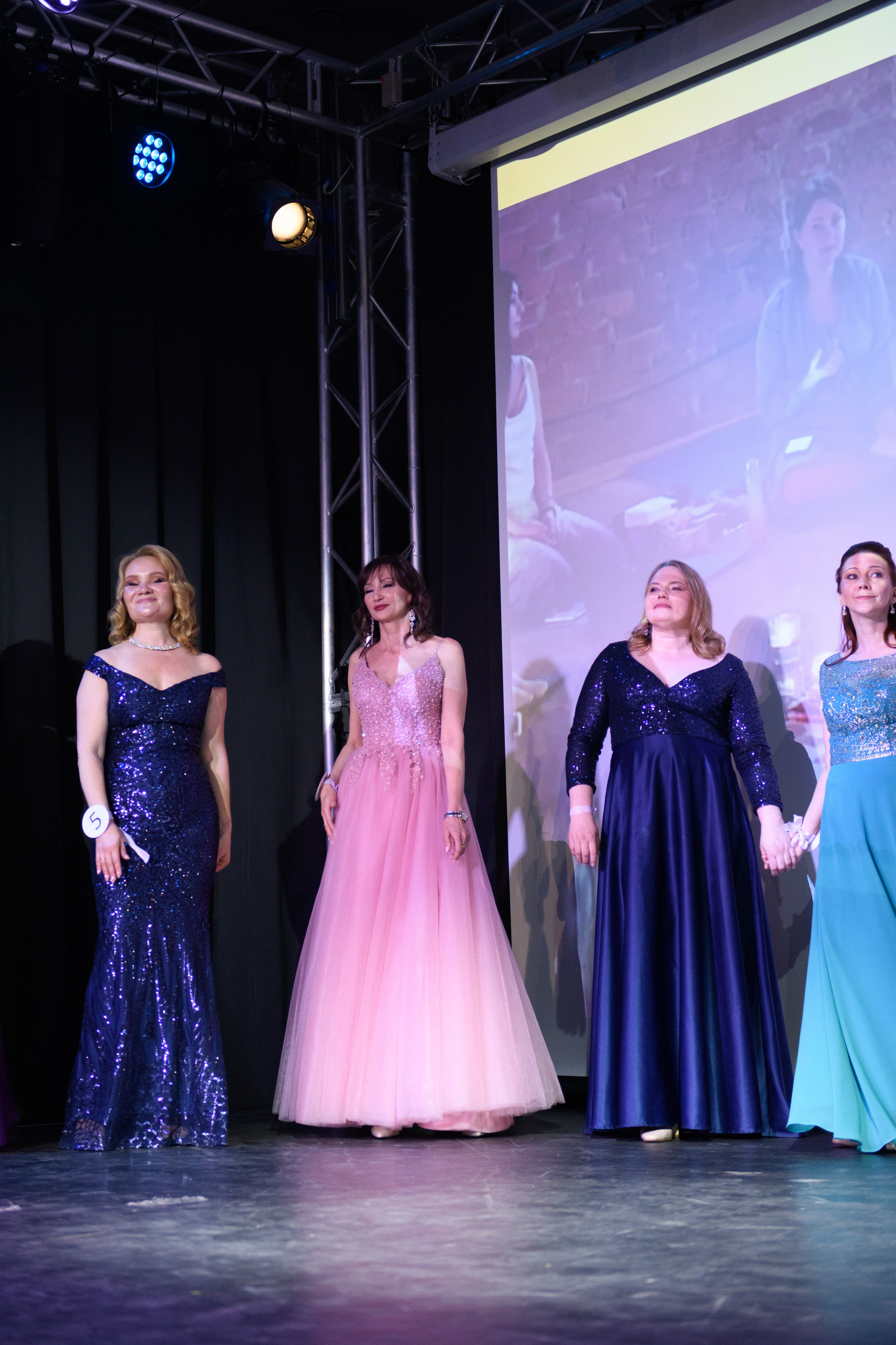 Финал конкурса красоты и материнства «Особенная мама». Организация и проведение фотосъемок в Санкт-Петербурге. Фотограф Смирягин Илья