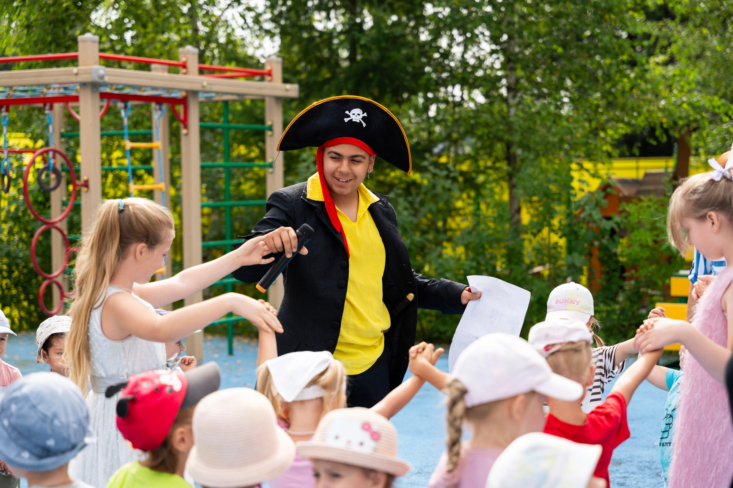 Игры на свежем воздухе. Фотограф Юлия Попова